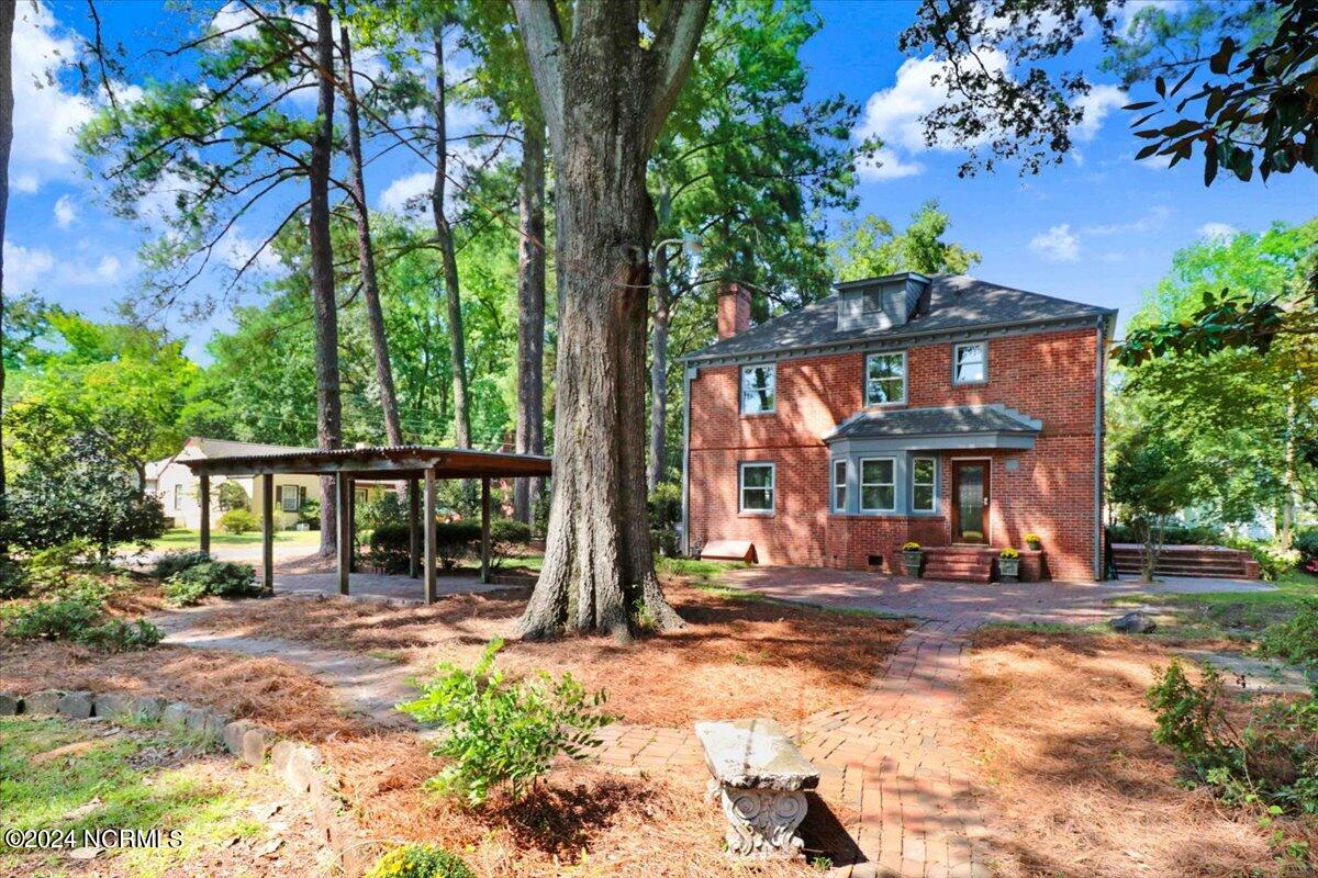 1102 Laurel Street Property Photo 7