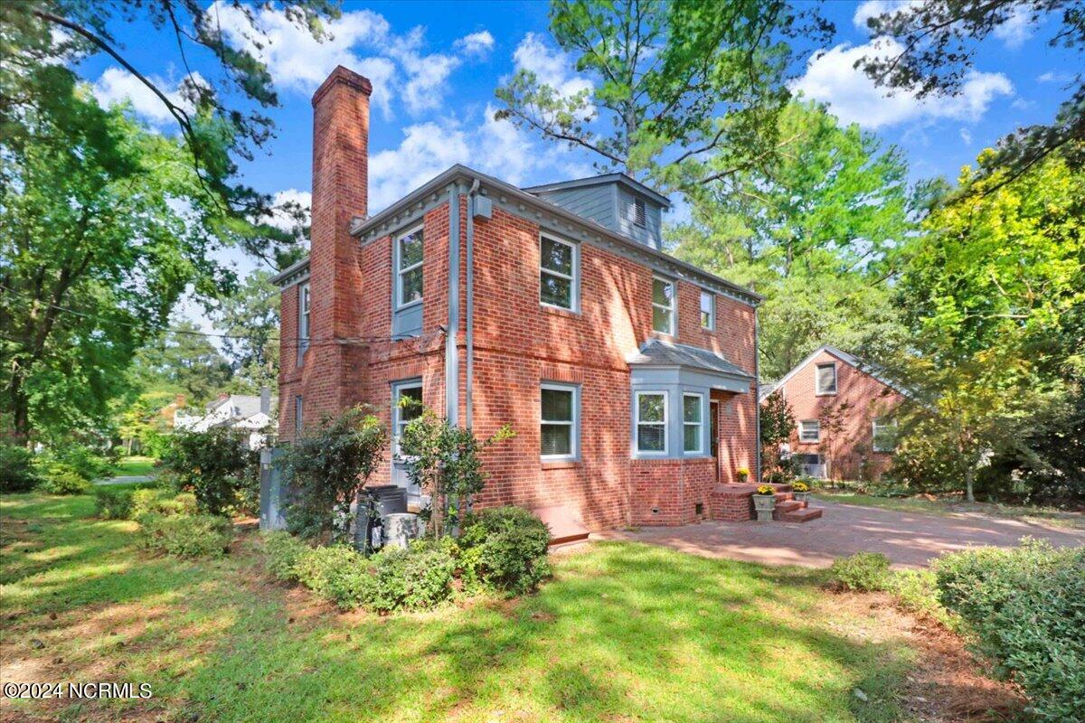 1102 Laurel Street Property Photo 9