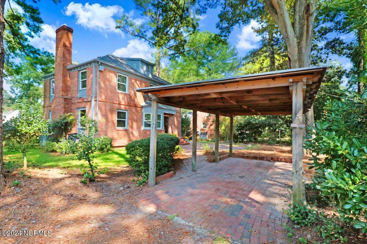 1102 Laurel Street Property Photo 11