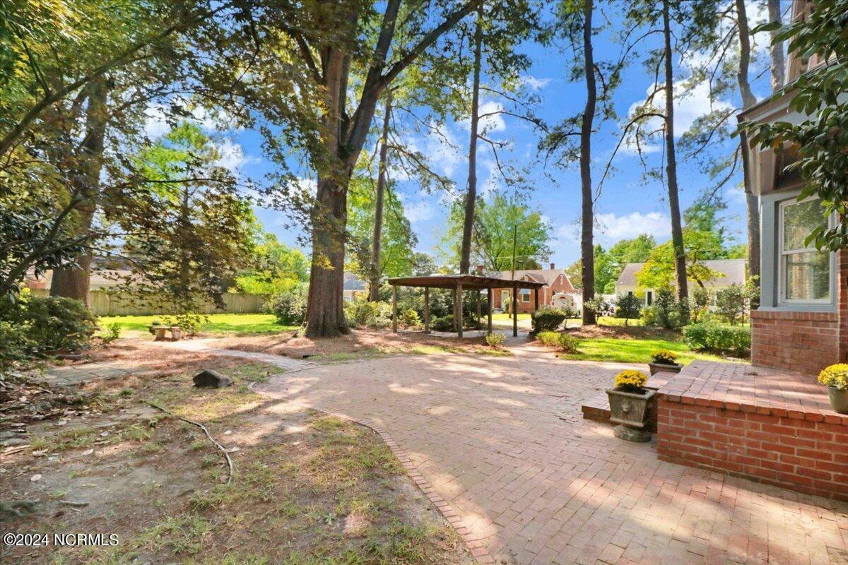 1102 Laurel Street Property Photo 13