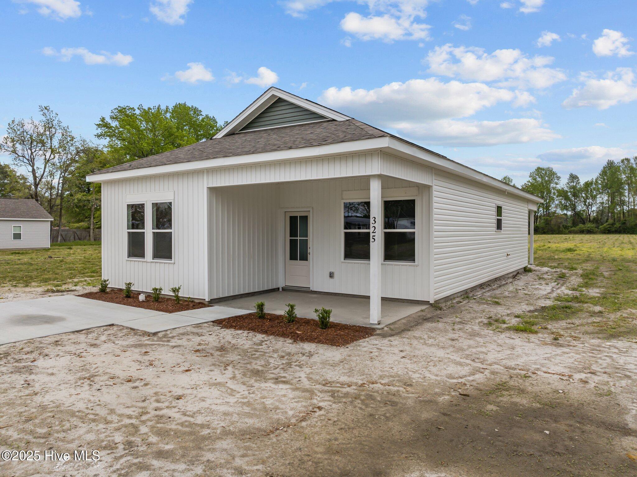 325 Buck Lane Property Photo 4