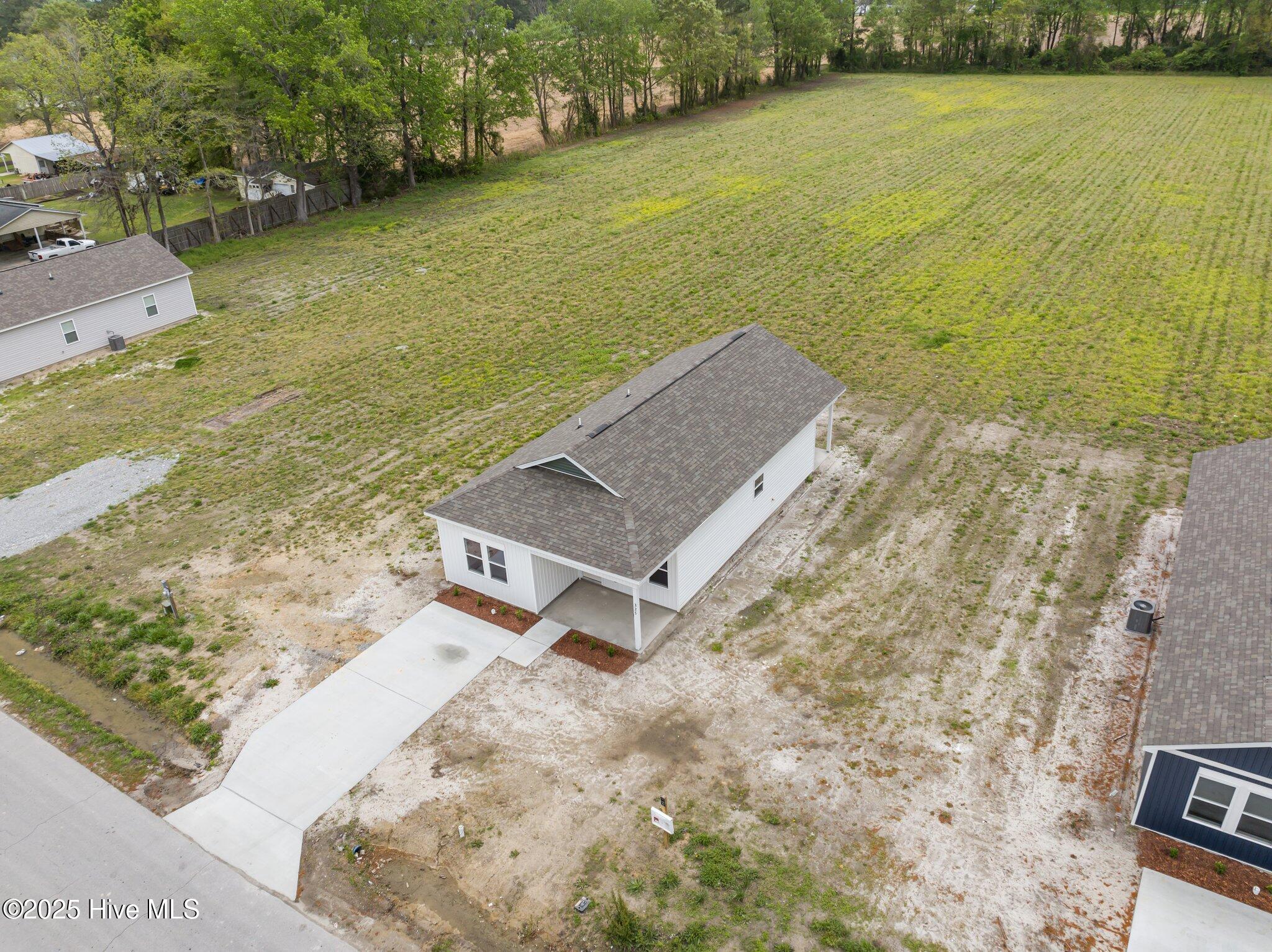 325 Buck Lane Property Photo 6