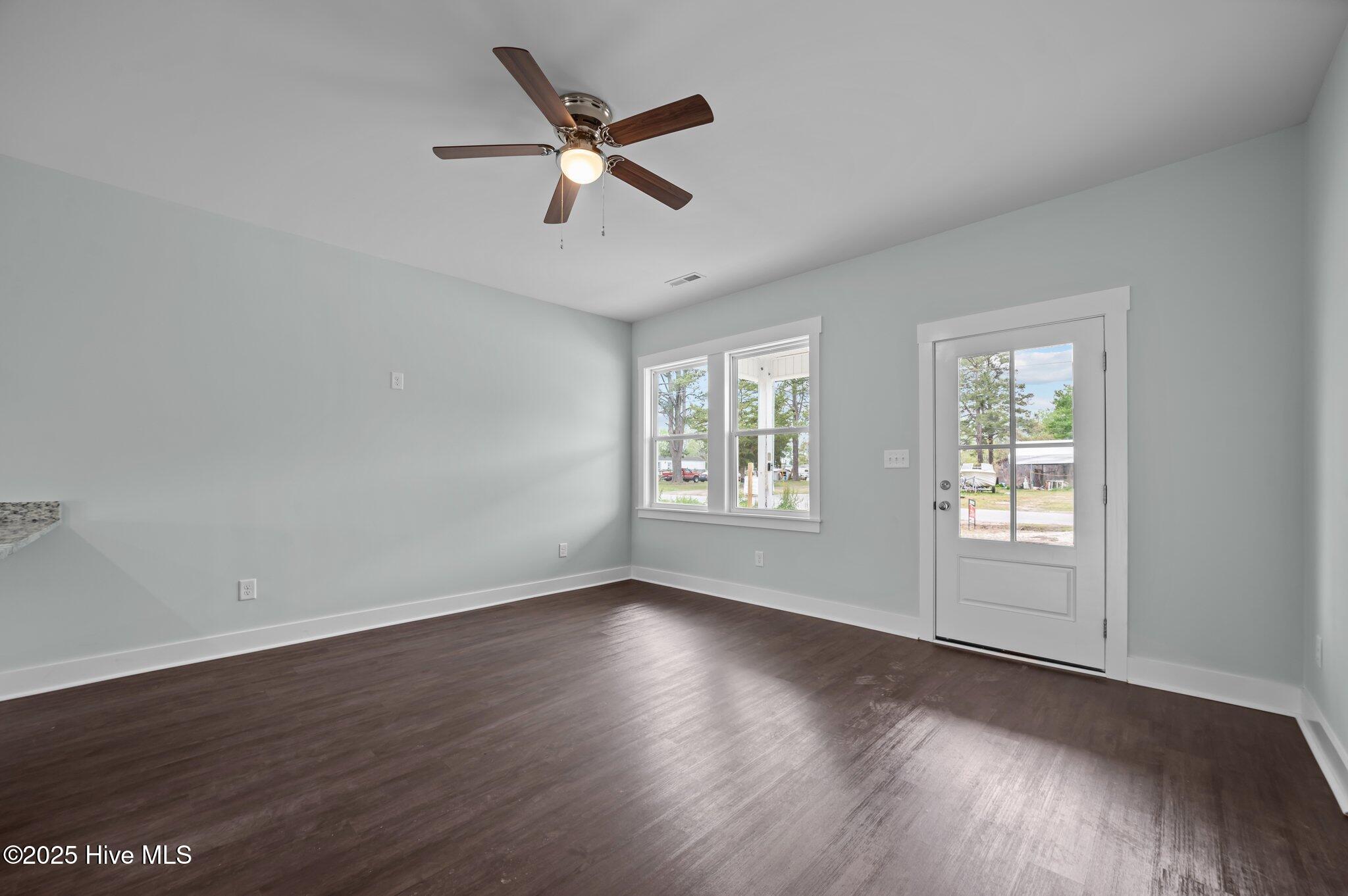 325 Buck Lane Property Photo 10