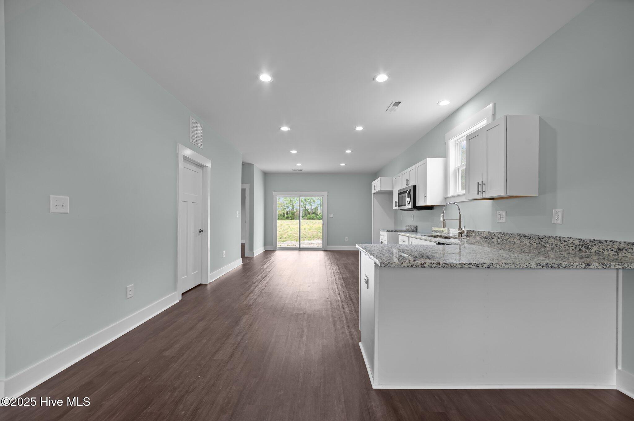 325 Buck Lane Property Photo 12