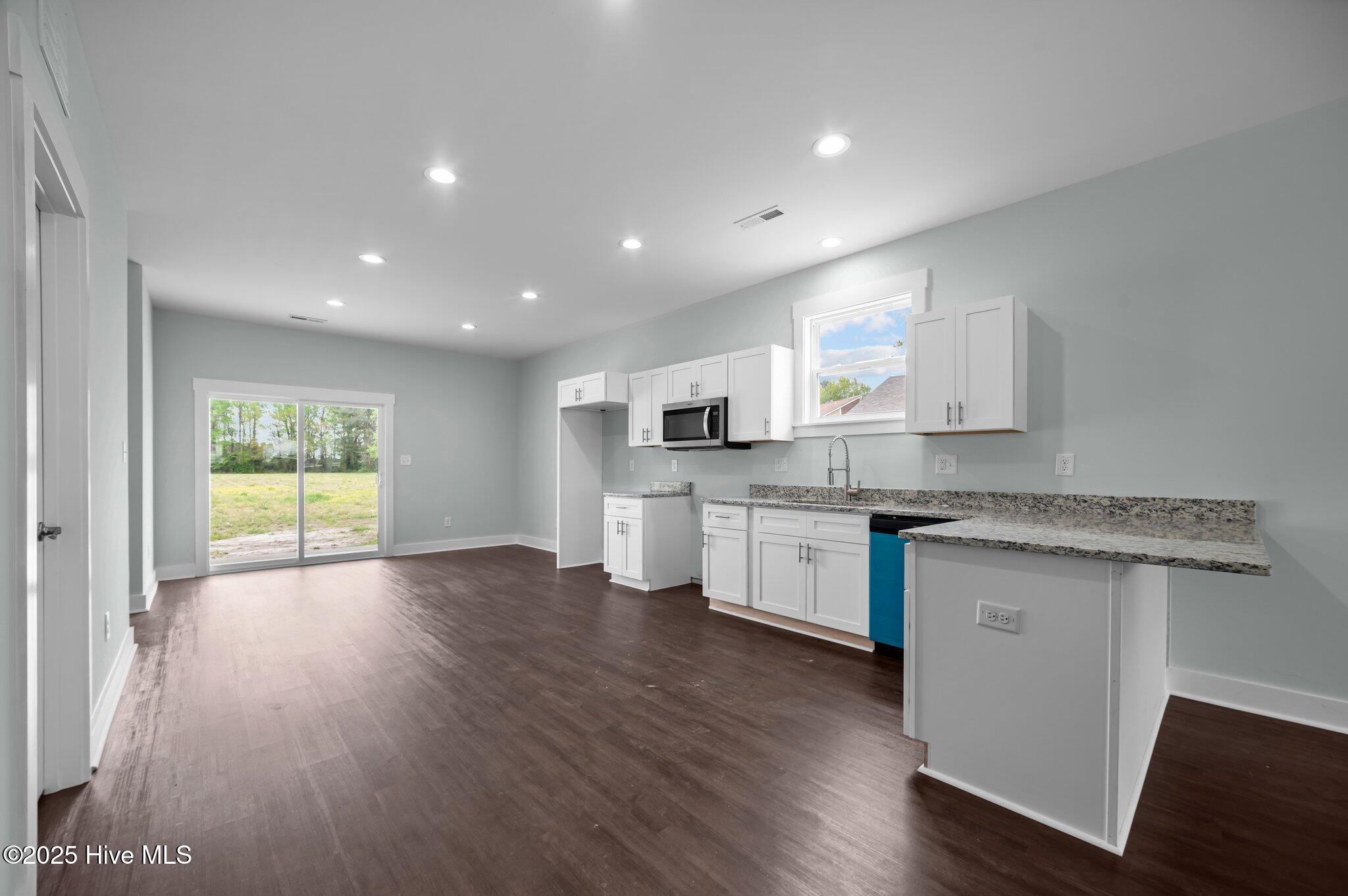 325 Buck Lane Property Photo 13