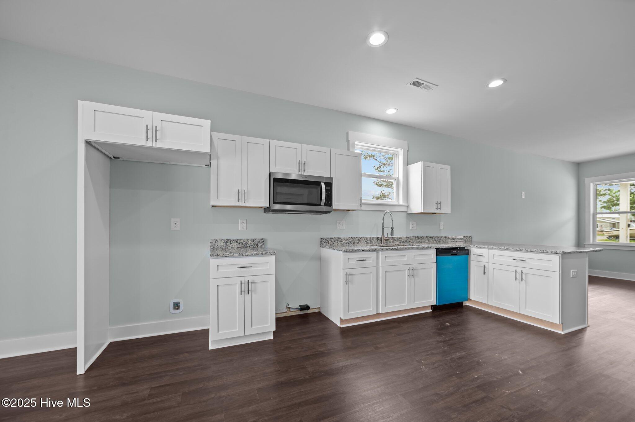 325 Buck Lane Property Photo 15