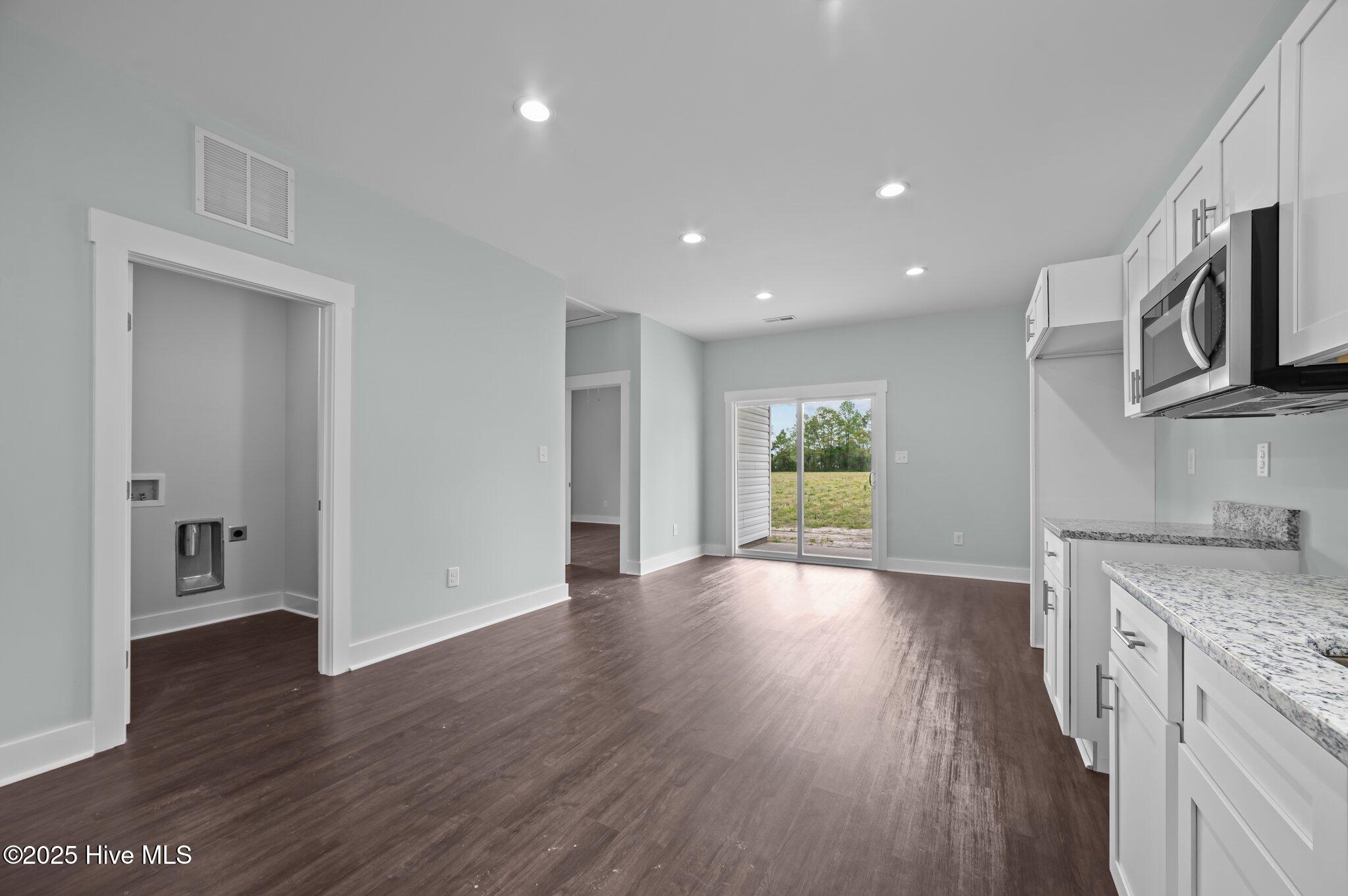 325 Buck Lane Property Photo 16