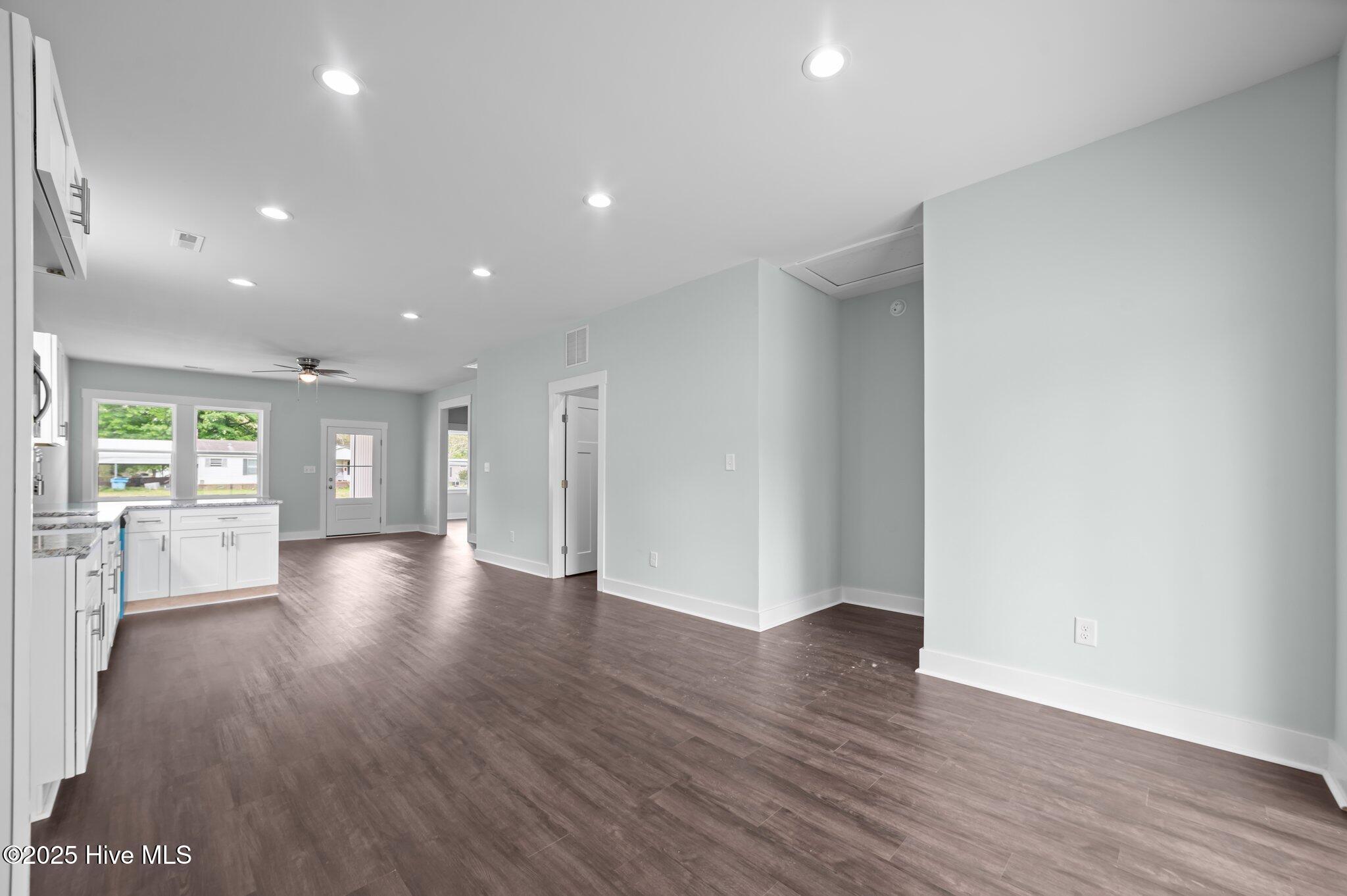 325 Buck Lane Property Photo 17