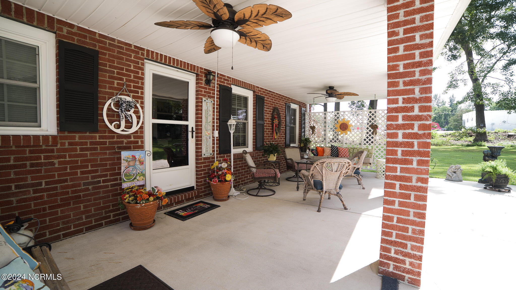 311 W Lewis Street Property Photo 6