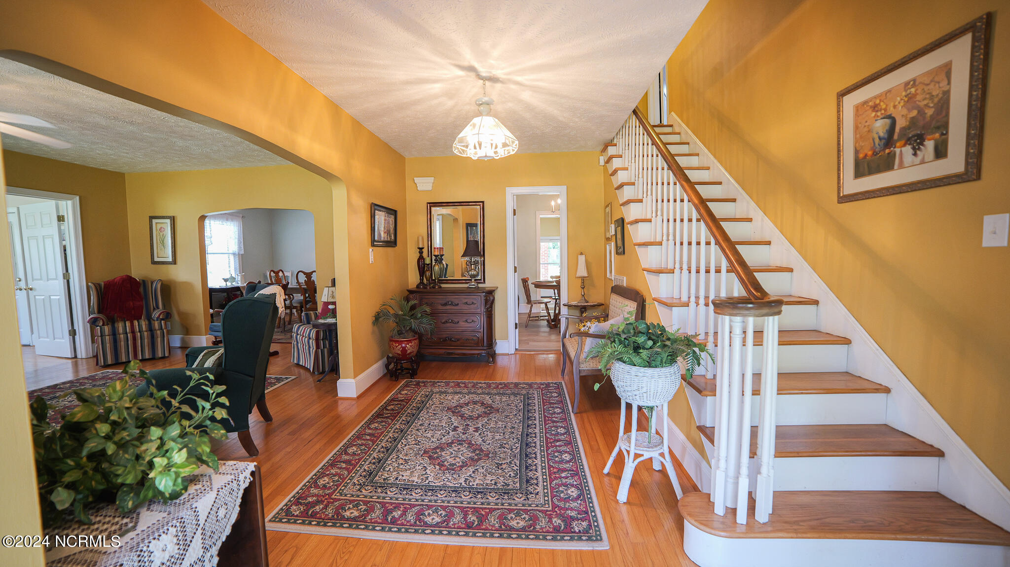 311 W Lewis Street Property Photo 18