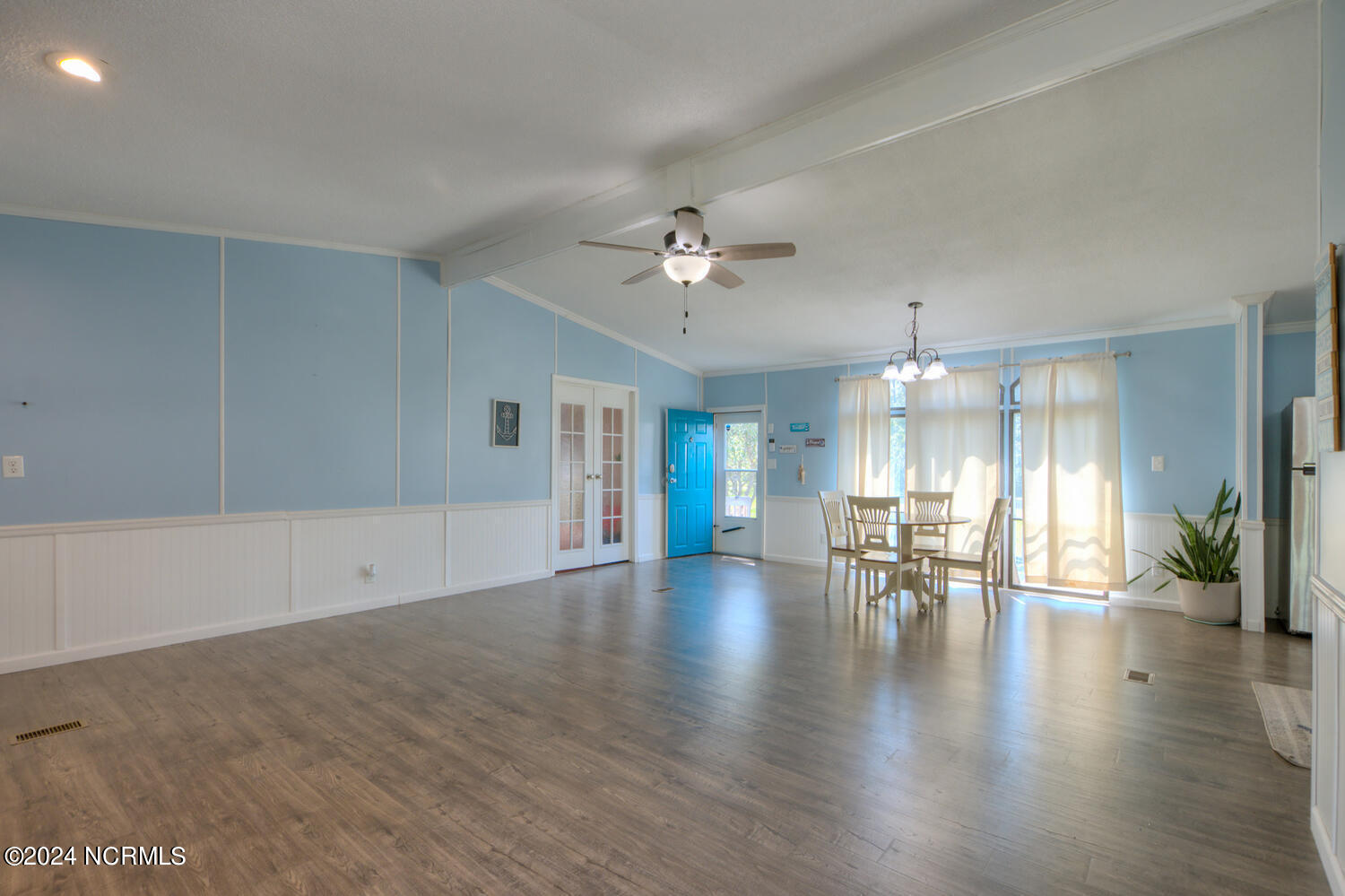 4225 Main Sail Street Property Photo 4