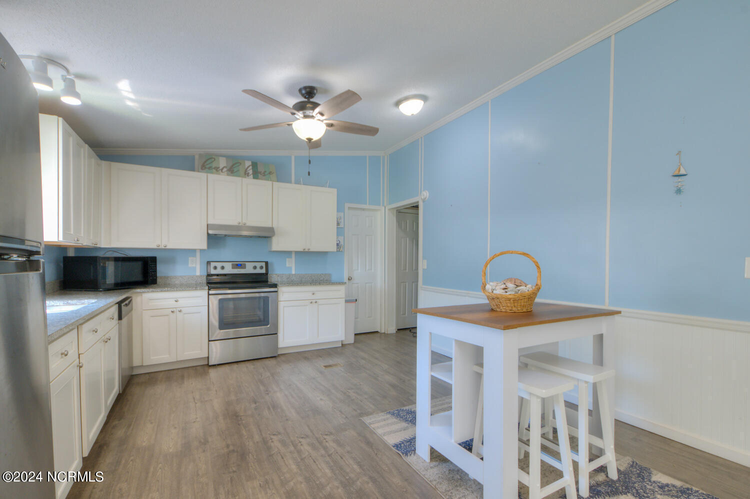 4225 Main Sail Street Property Photo 11
