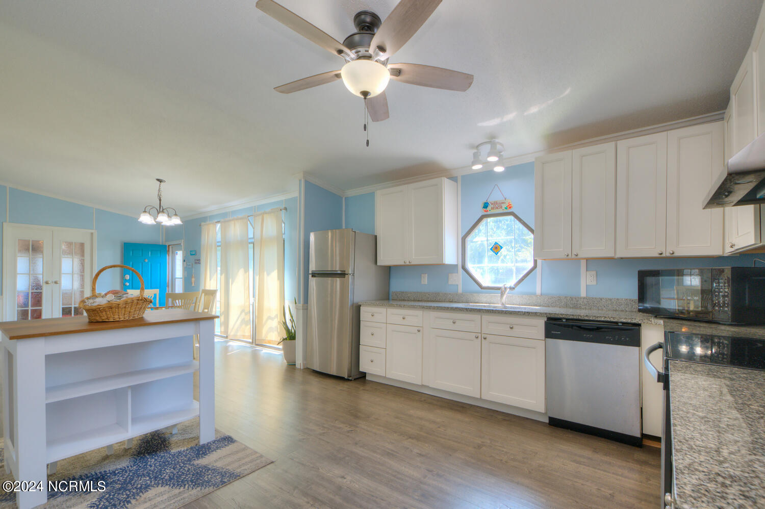 4225 Main Sail Street Property Photo 12