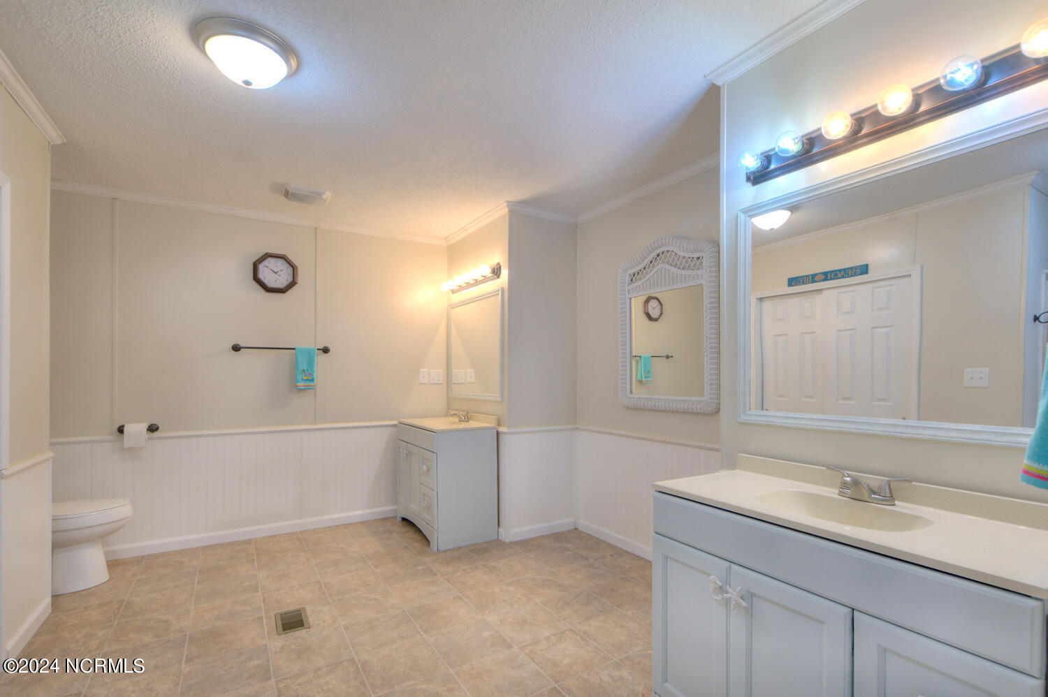 4225 Main Sail Street Property Photo 18