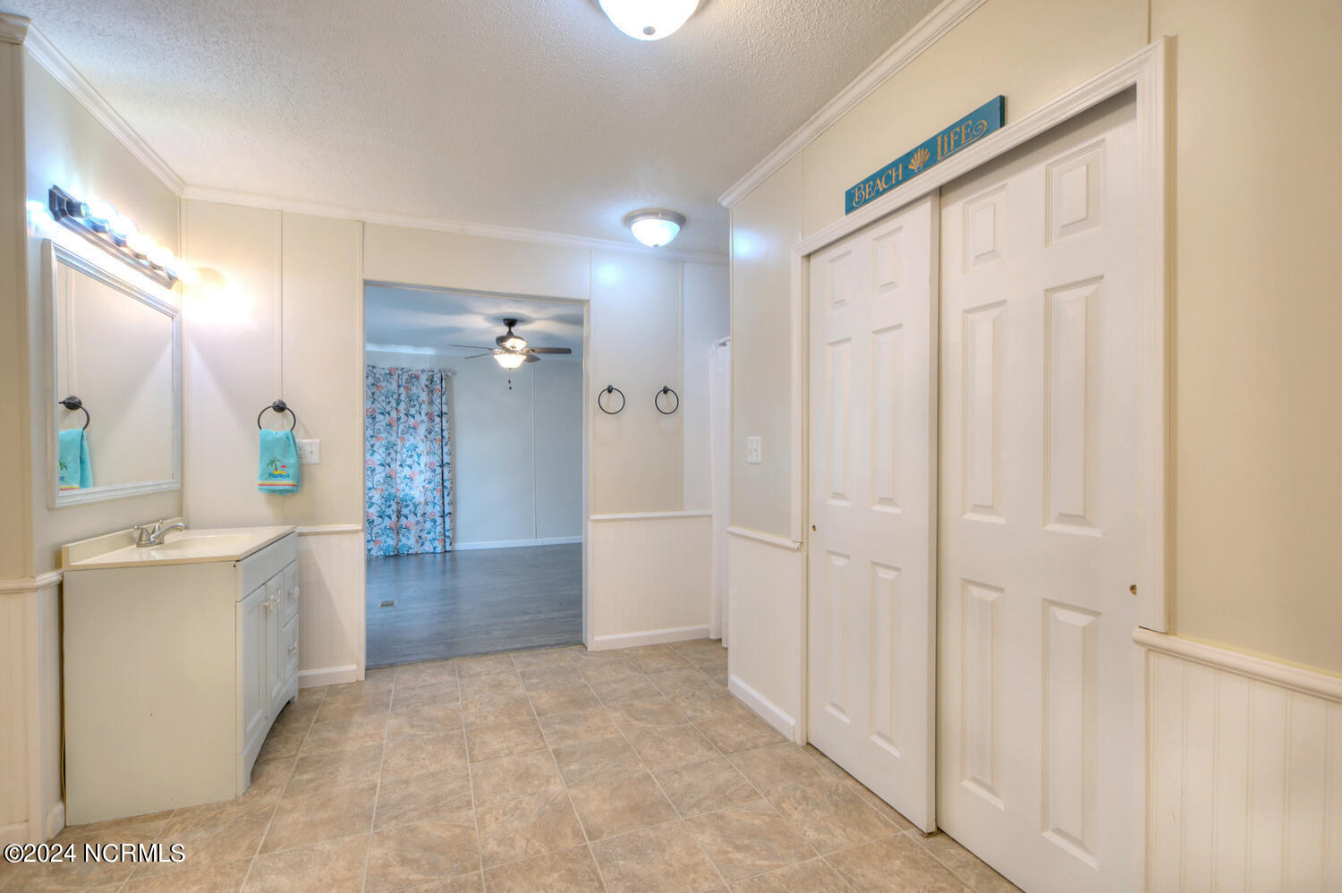 4225 Main Sail Street Property Photo 21