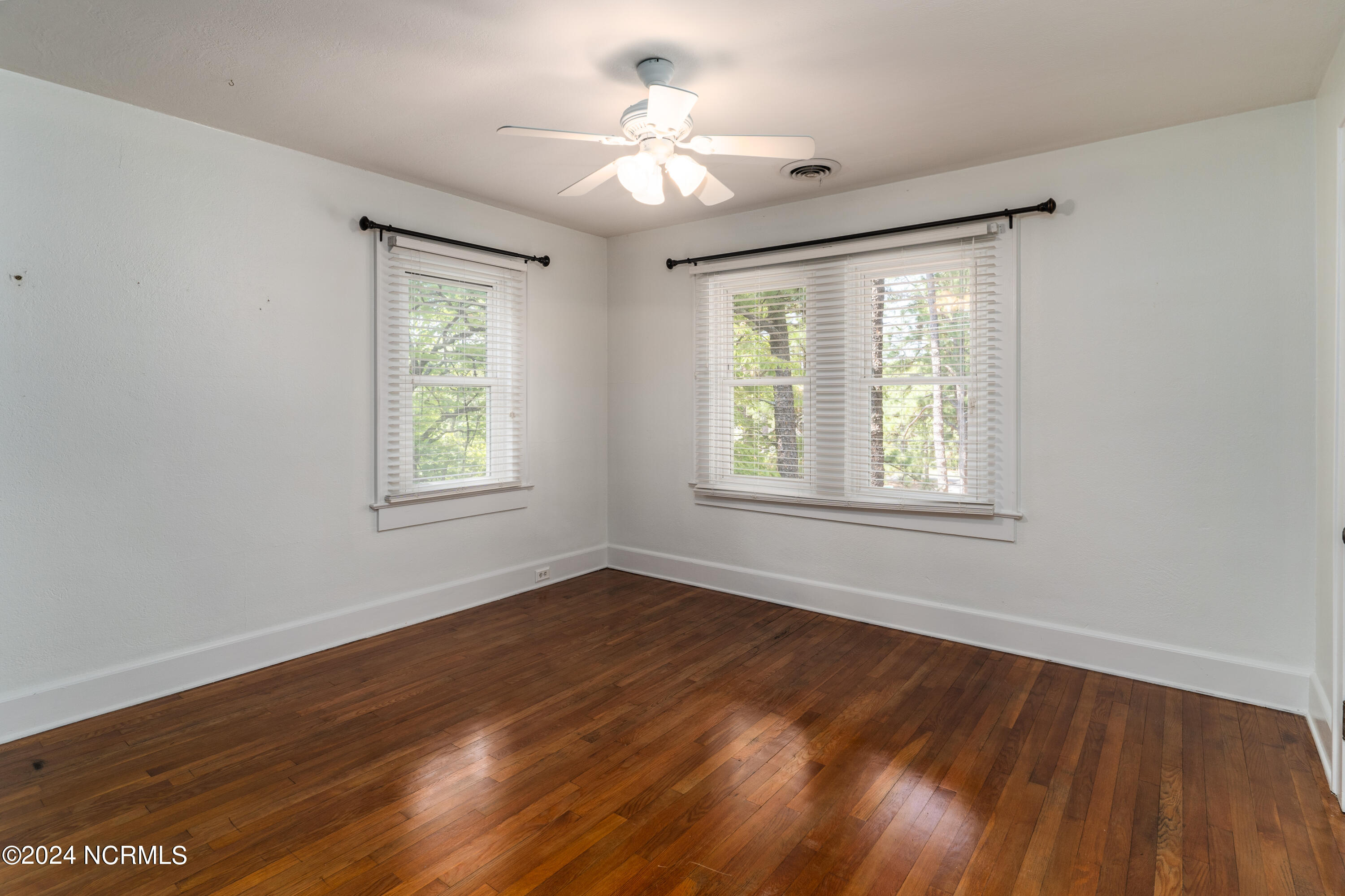 195 S Ridge Street Property Photo 18