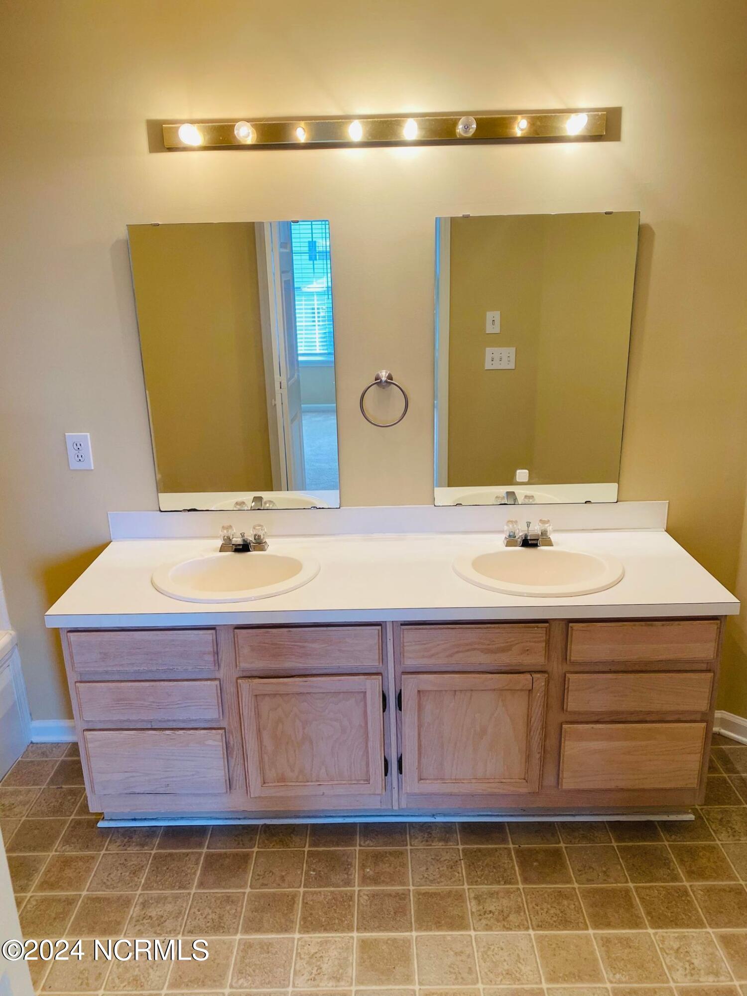 2934 Mulberry Lane D Property Photo 11
