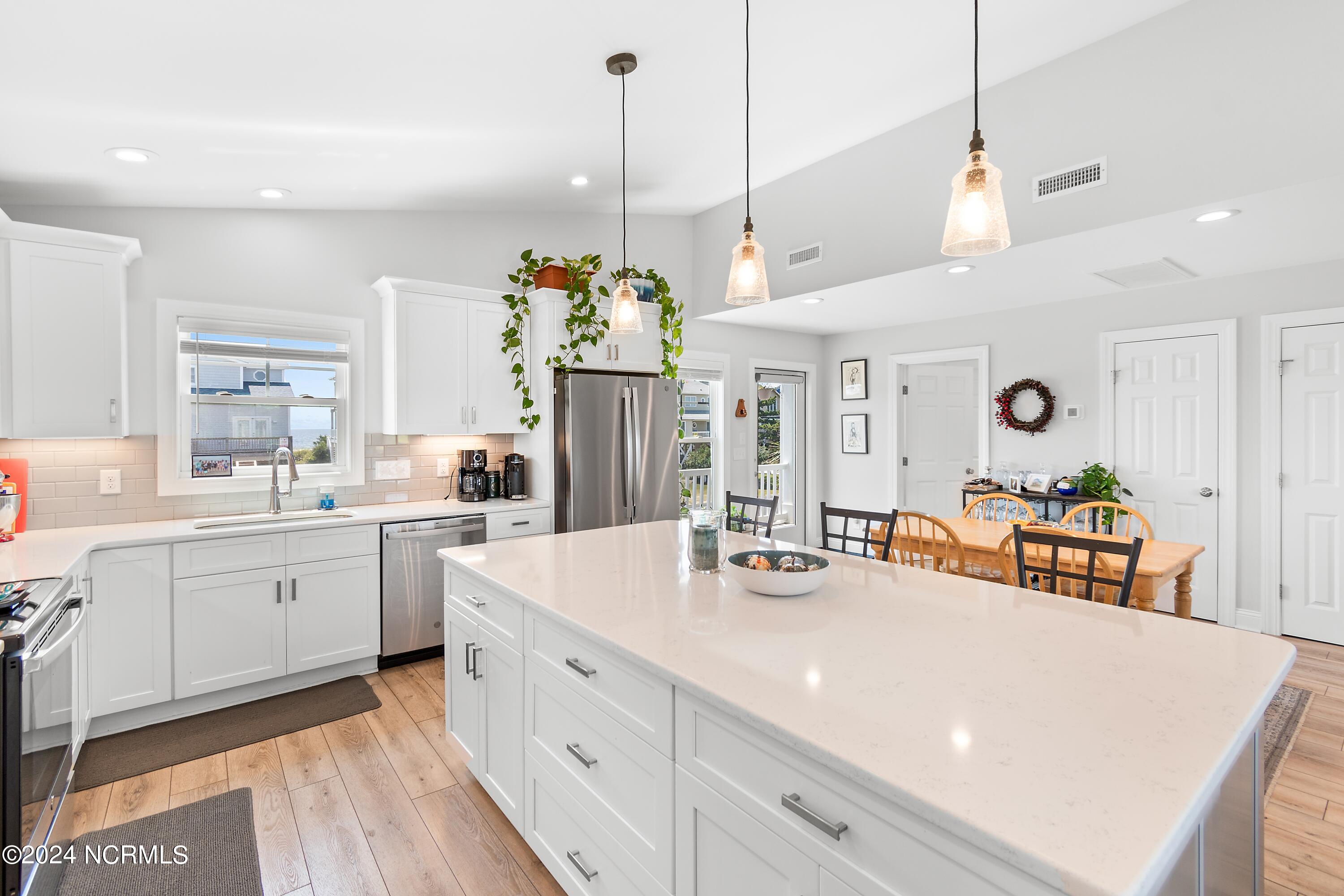 518 Ocean Boulevard Property Photo 14