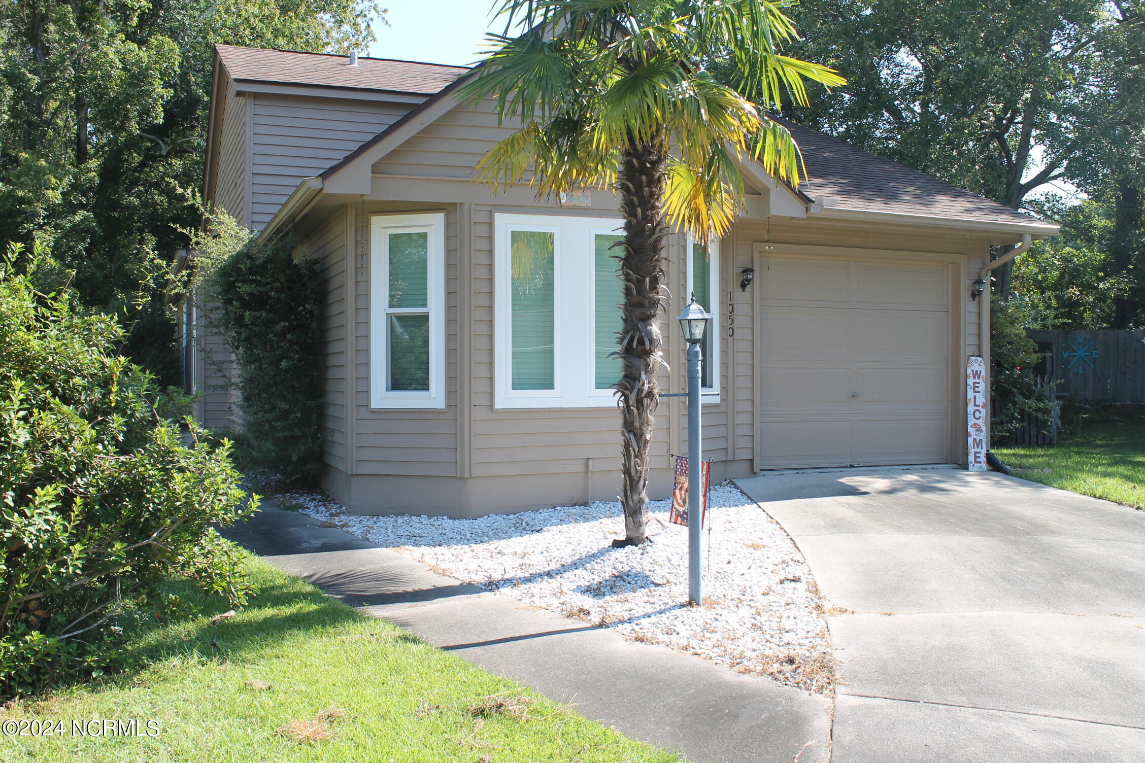 1050 Valley Drive Property Photo 1
