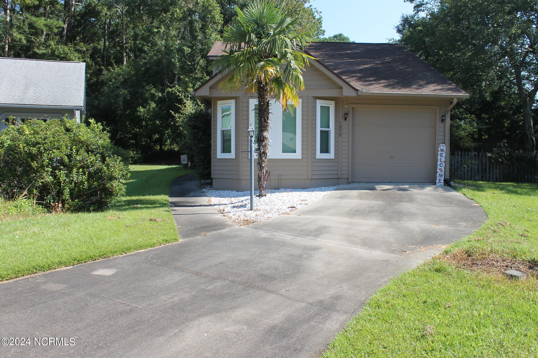 1050 Valley Drive Property Photo 2