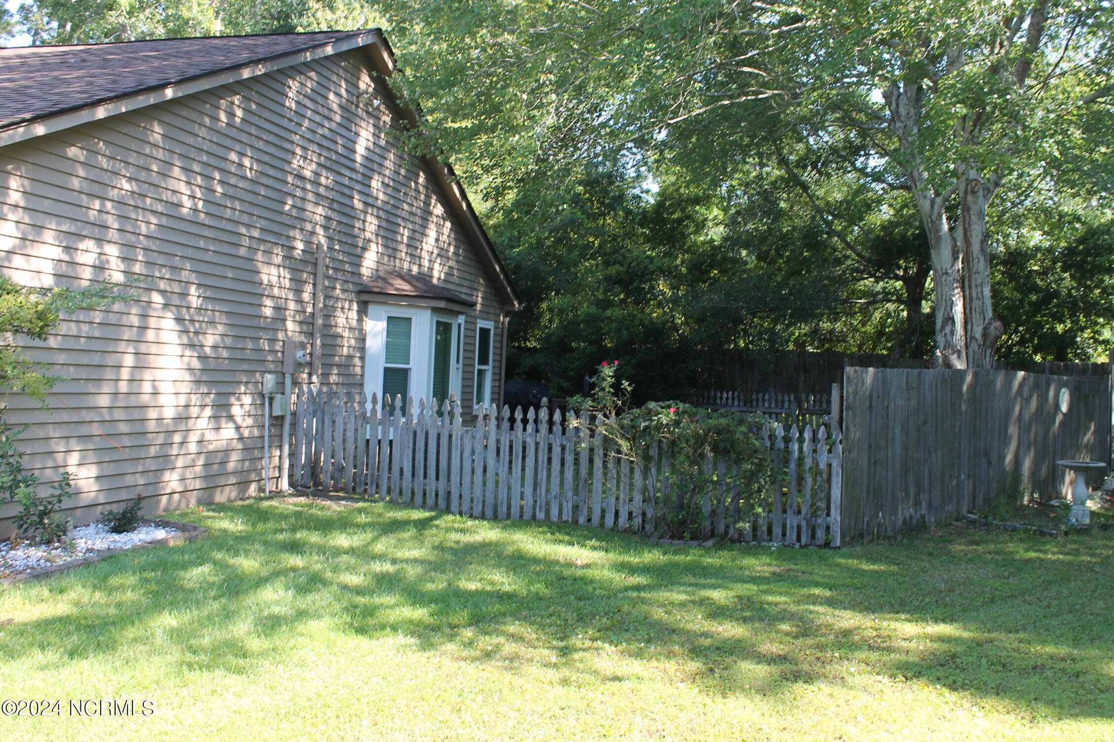 1050 Valley Drive Property Photo 7