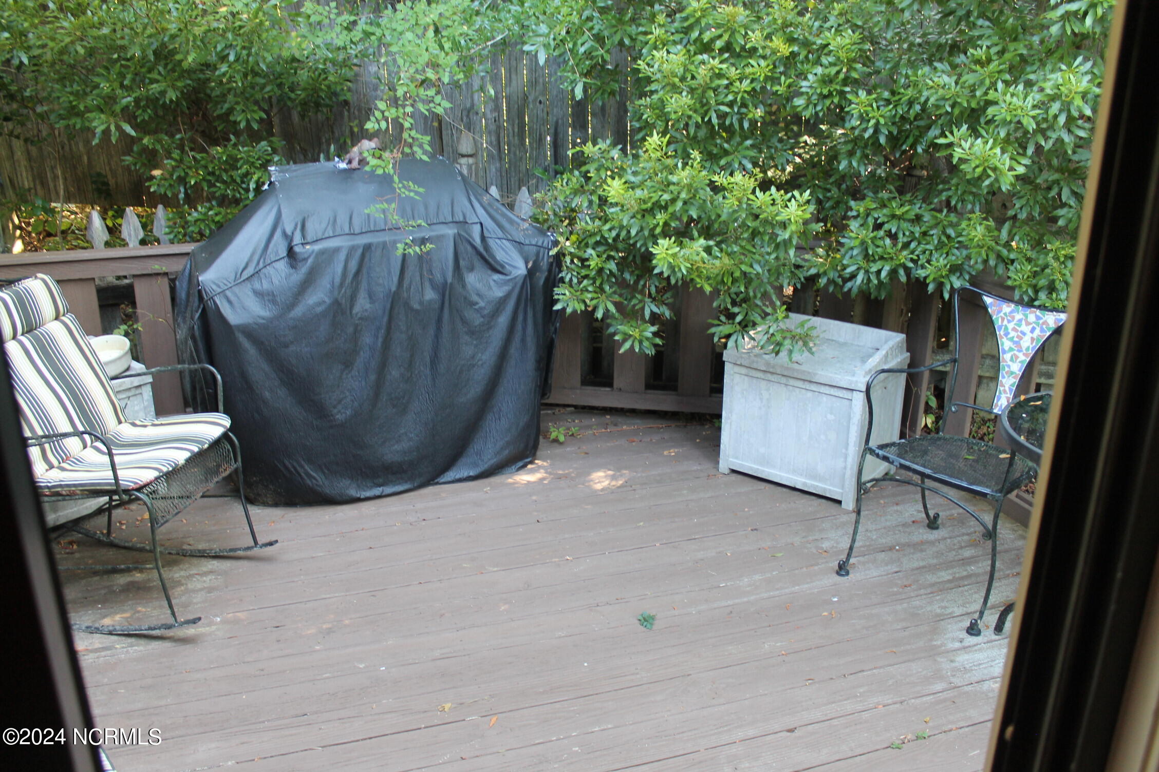 1050 Valley Drive Property Photo 9