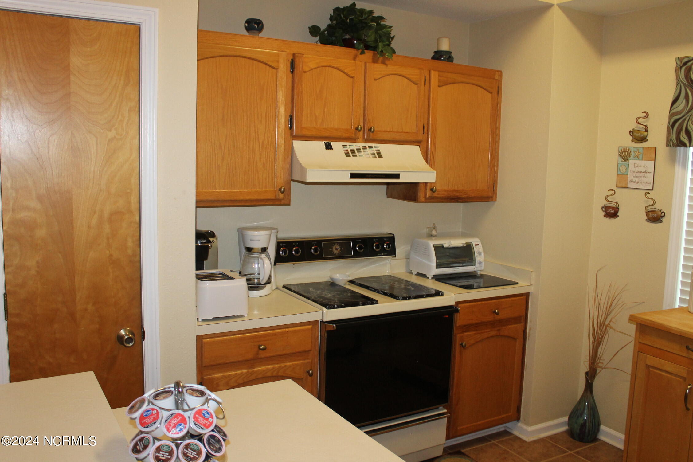 1050 Valley Drive Property Photo 21