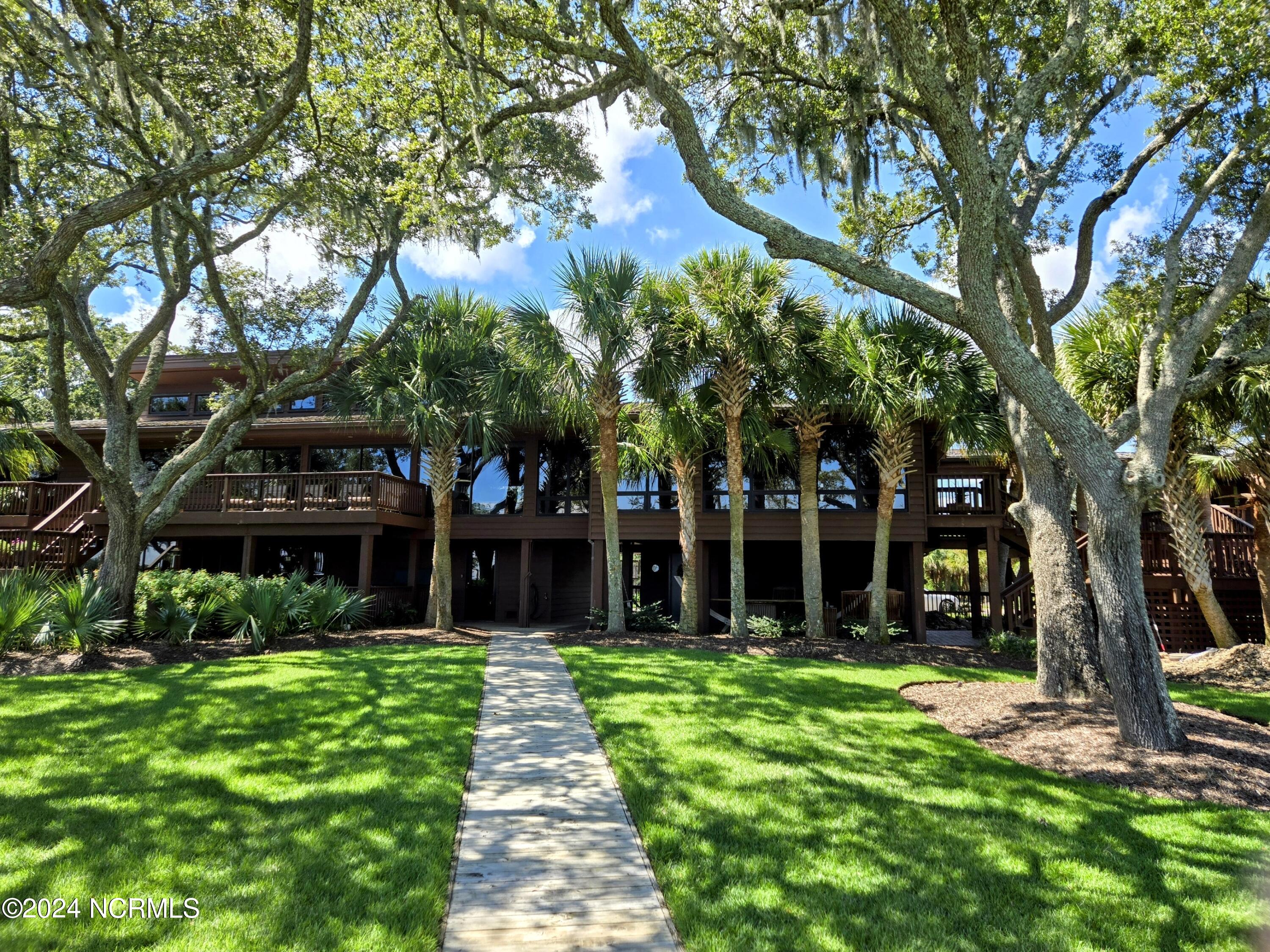7422 Sea Lilly Lane Property Photo 4