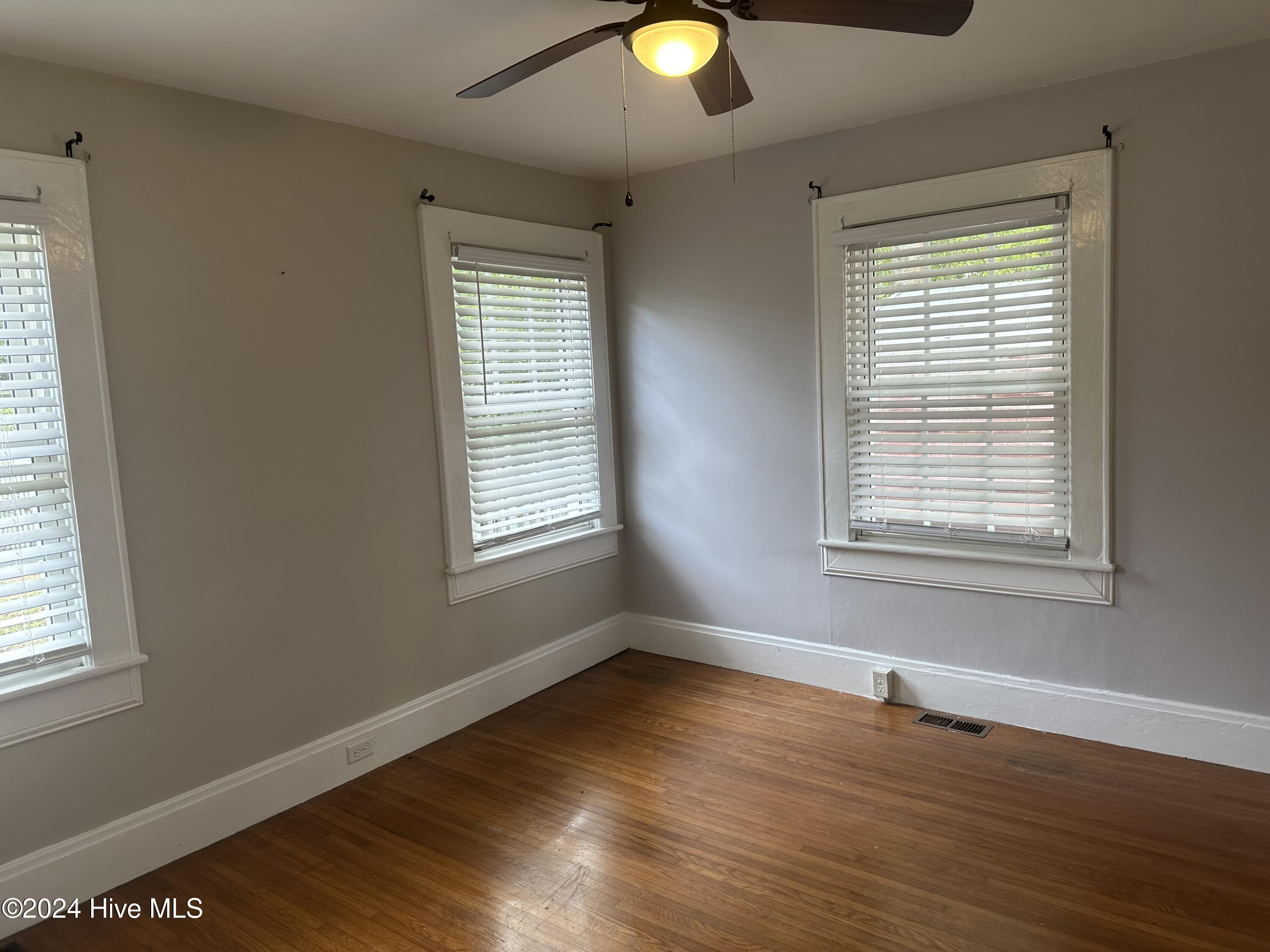 107 W Williamson Street Property Photo 14