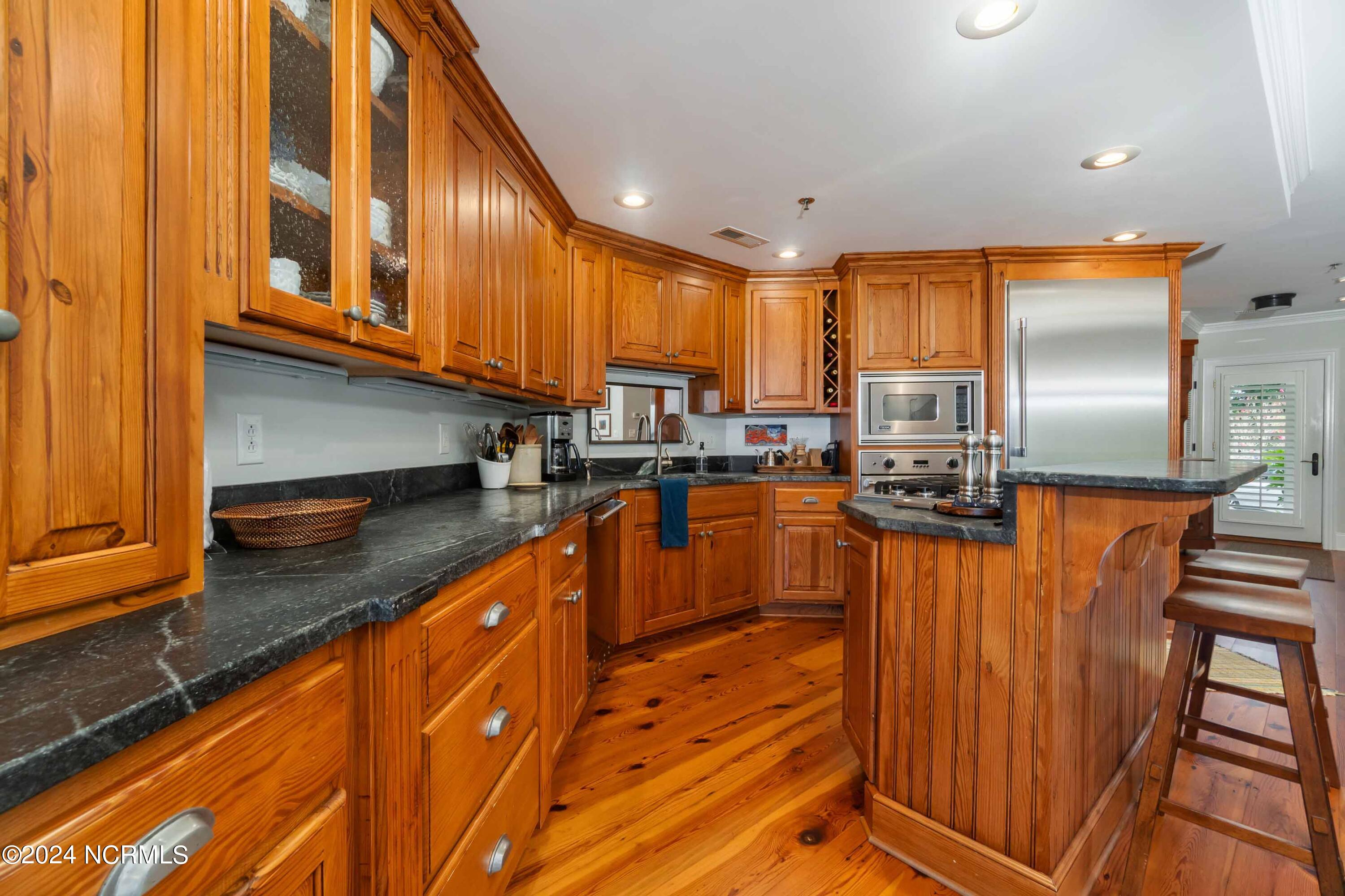 300 Midyette Street A-5 Property Photo 16
