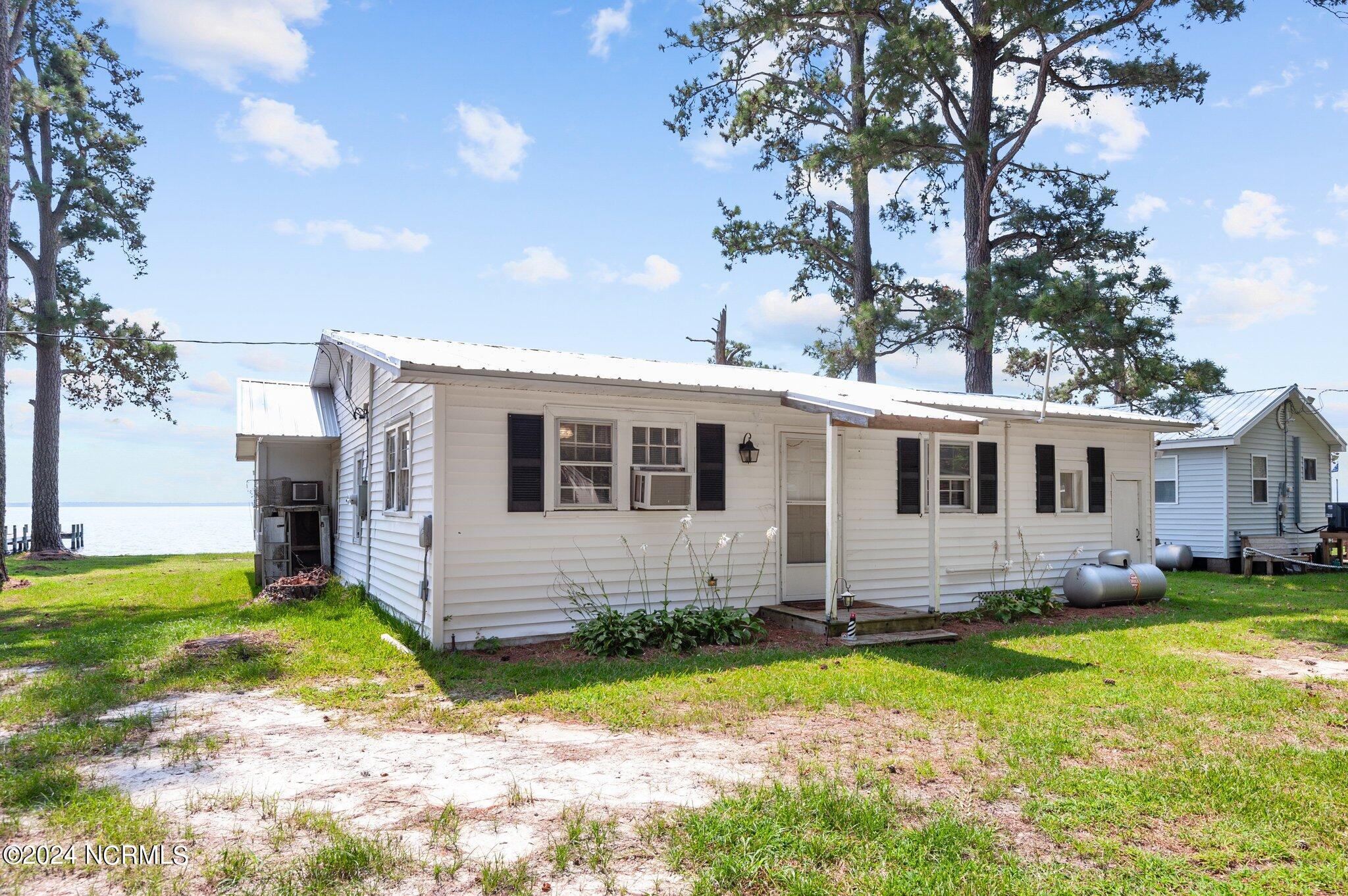 1179 Old Pamlico Beach Road Property Photo 2