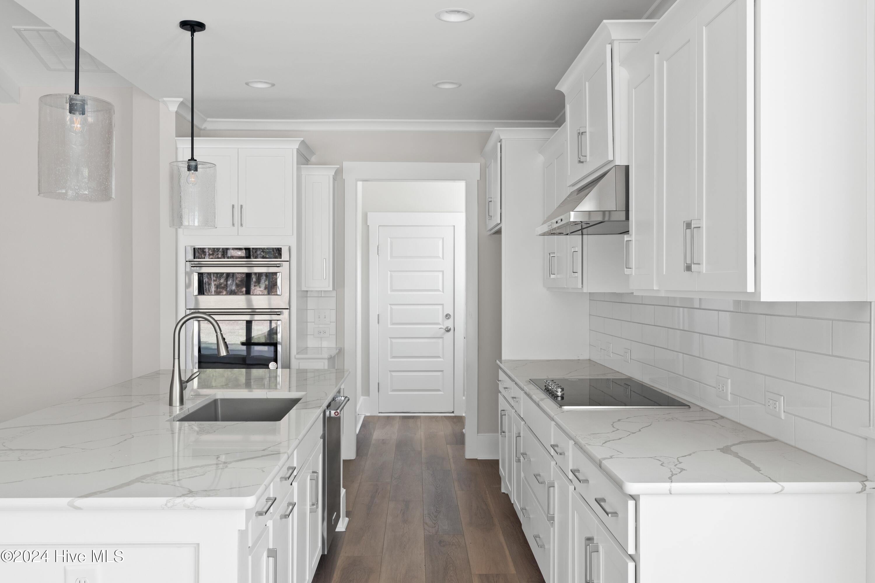 7431 Haddington Place Property Photo 17