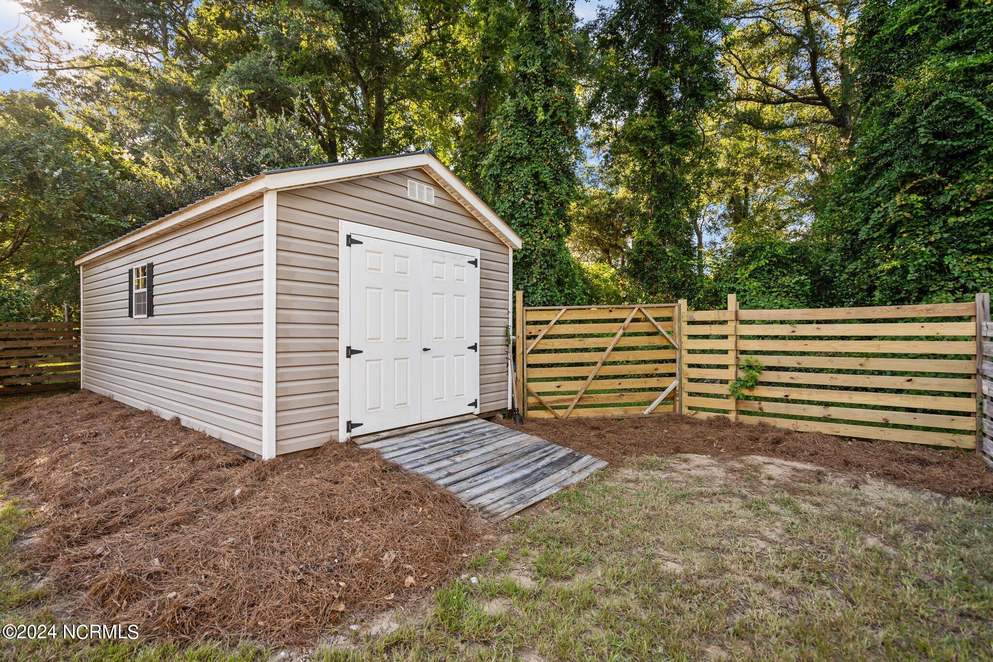 3500 Windy Point Road Property Photo 6