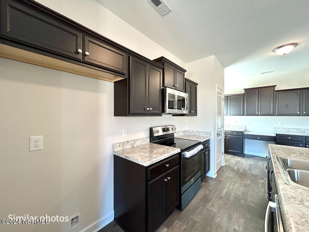 526 Orchard Creek Drive Property Photo 20