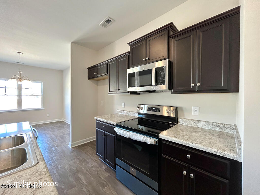 526 Orchard Creek Drive Property Photo 22