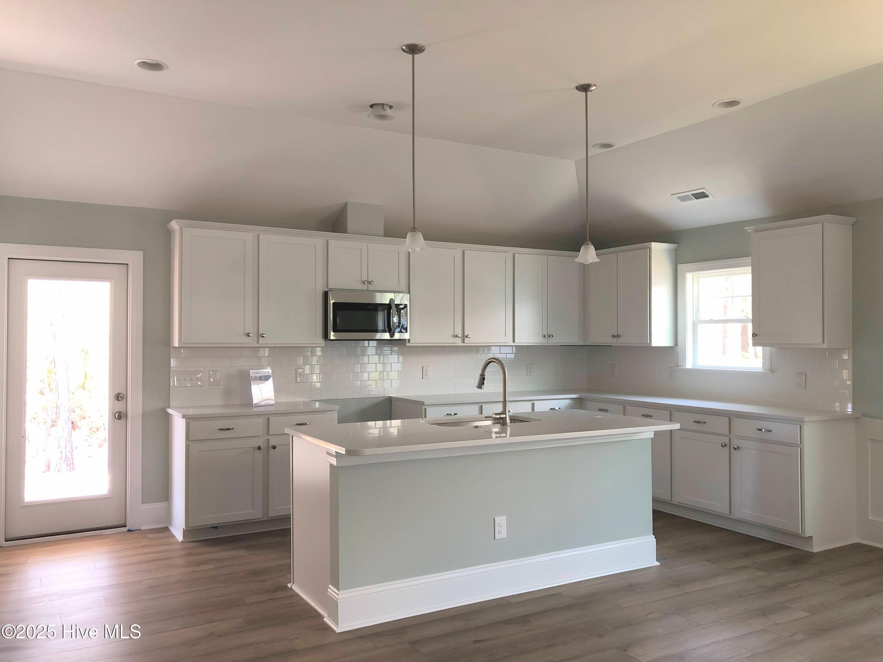 2483 Lake Ridge Drive Property Photo 8