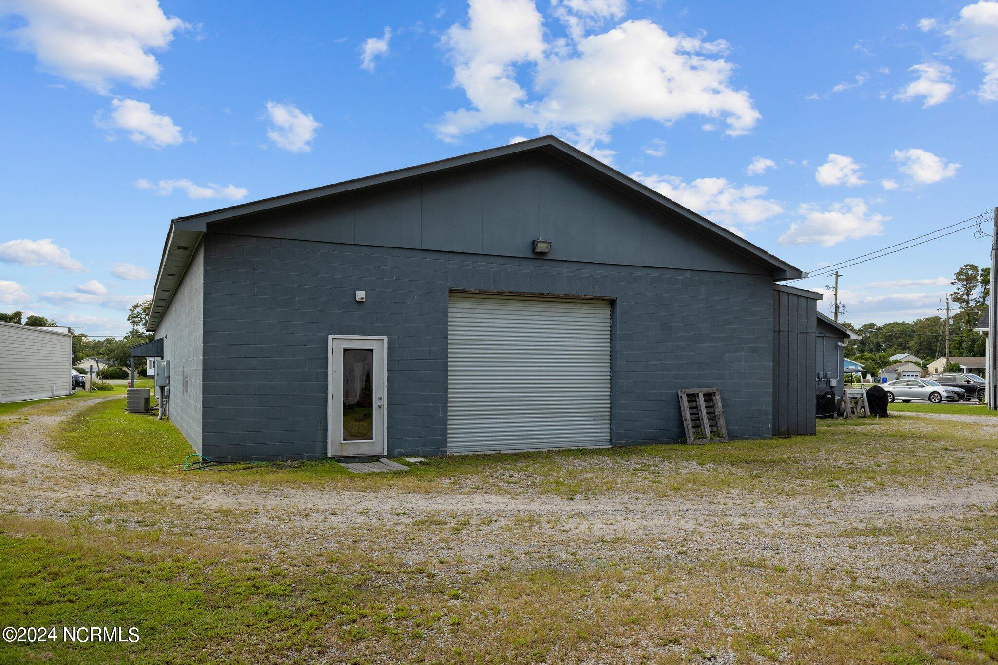 1622 Live Oak Street B Property Photo 4