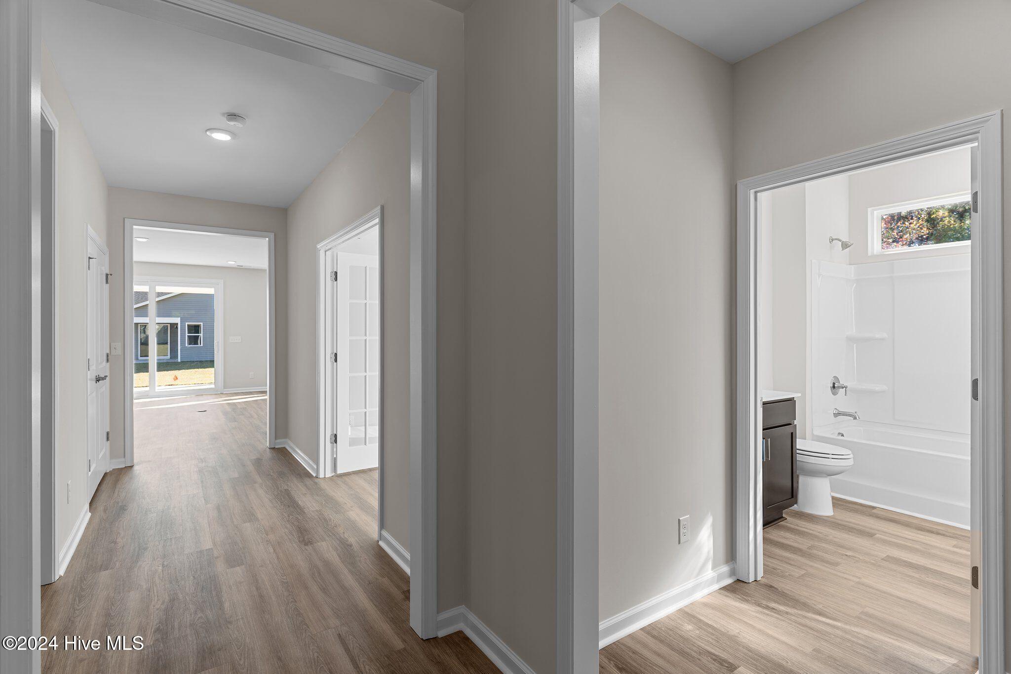 607 Ashvale Lane Property Photo 13