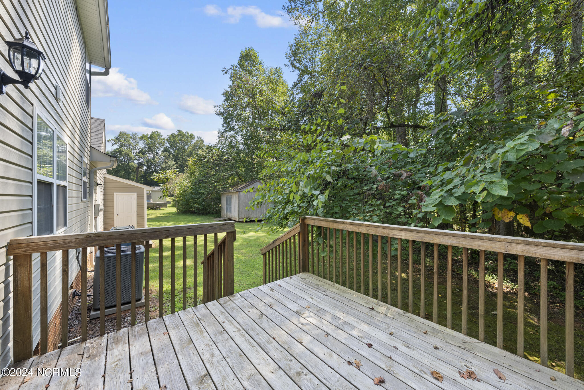 5694 Windyke Drive Property Photo 24