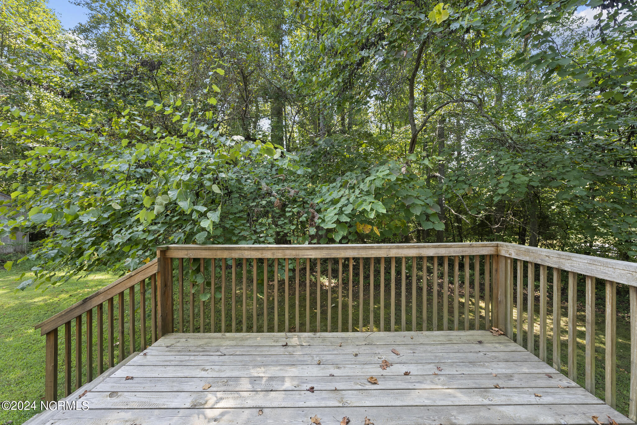 5694 Windyke Drive Property Photo 25