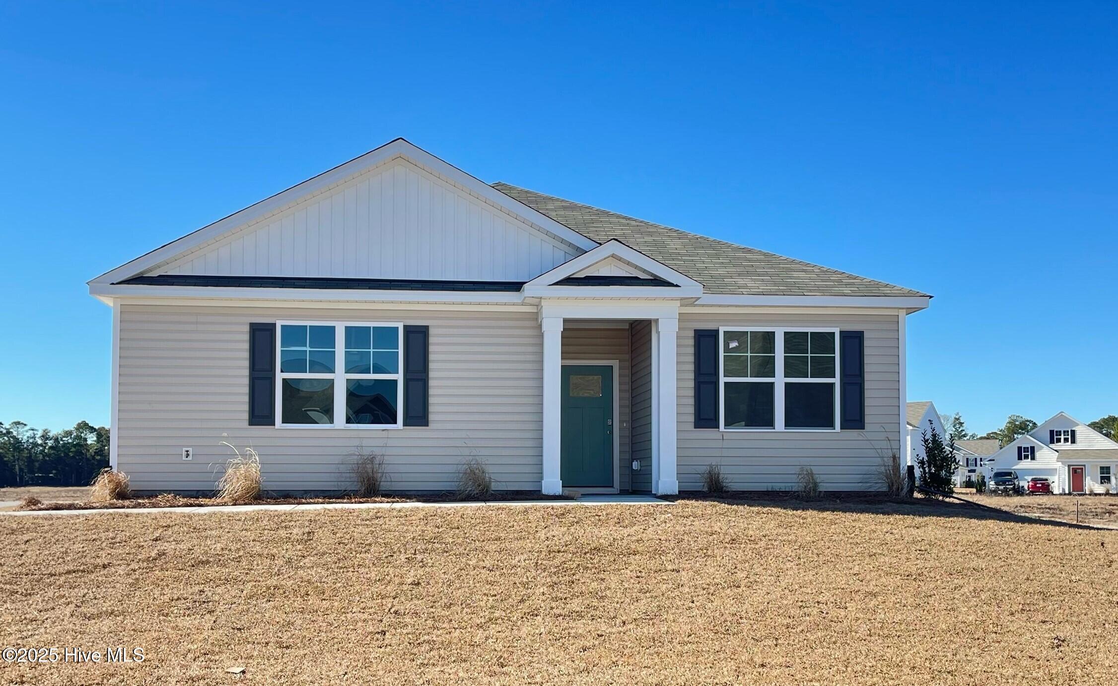 1092 Woods Crossing Road Property Photo 1