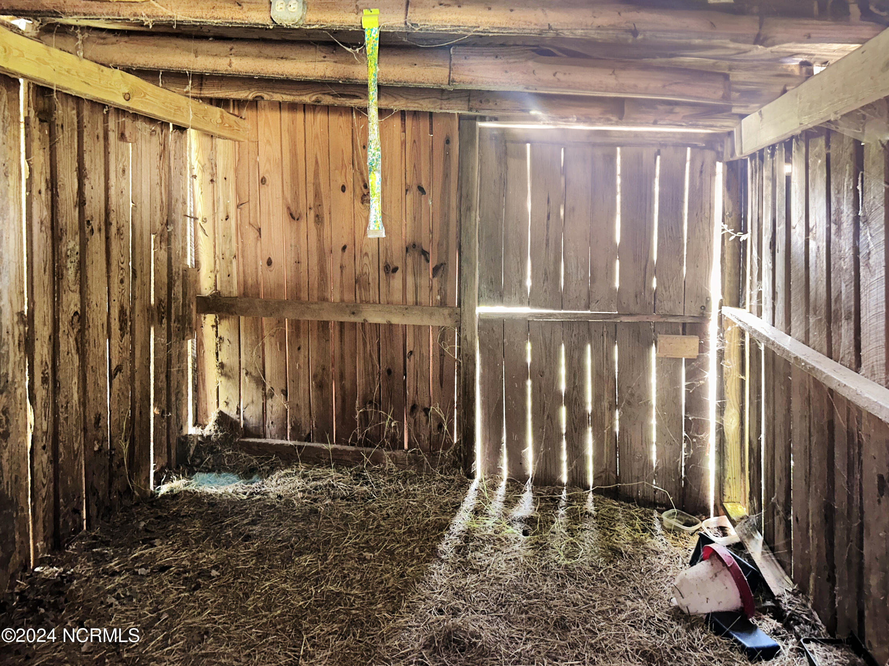 879 Cheves Road Property Photo 8