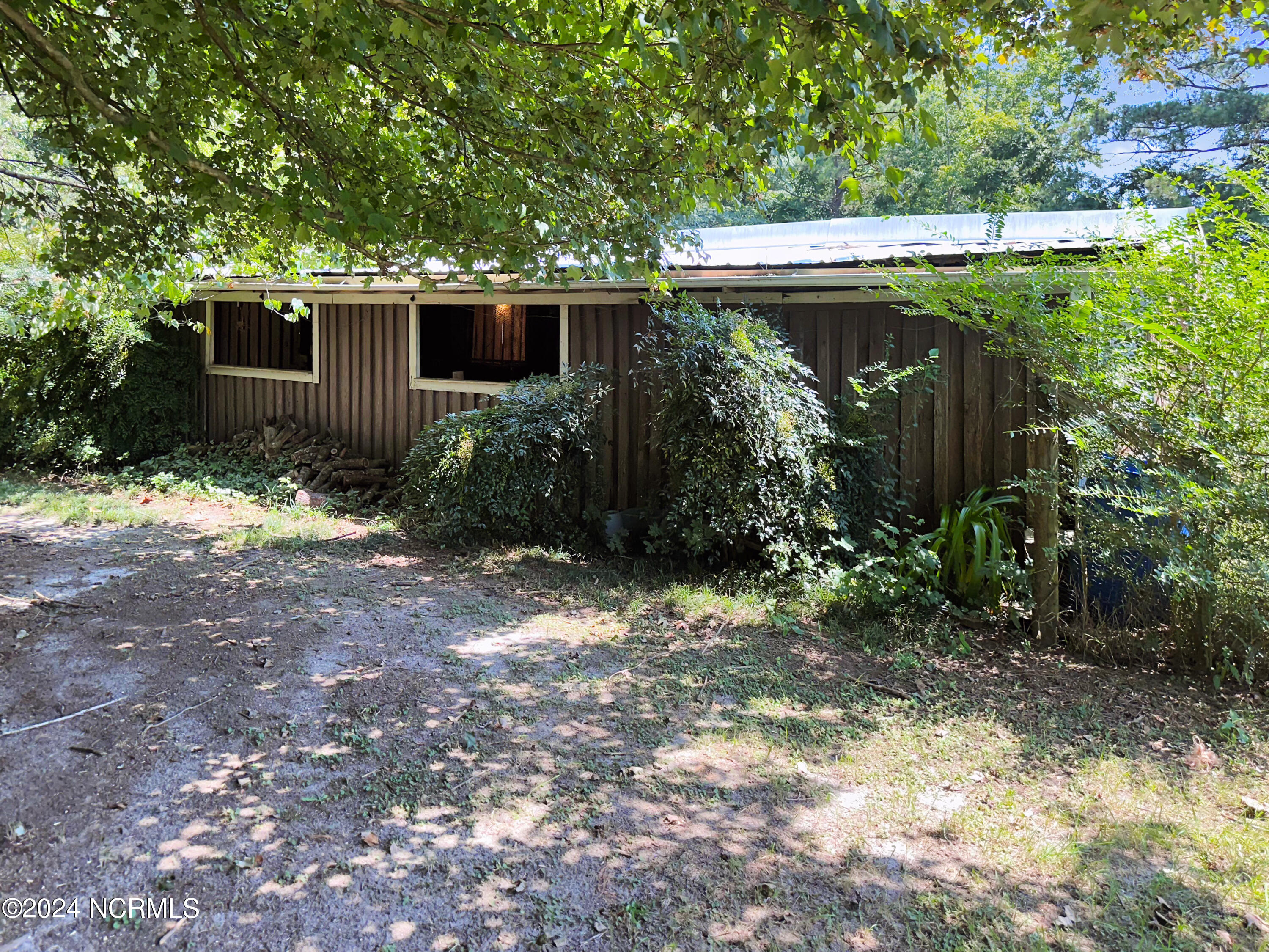 879 Cheves Road Property Photo 10