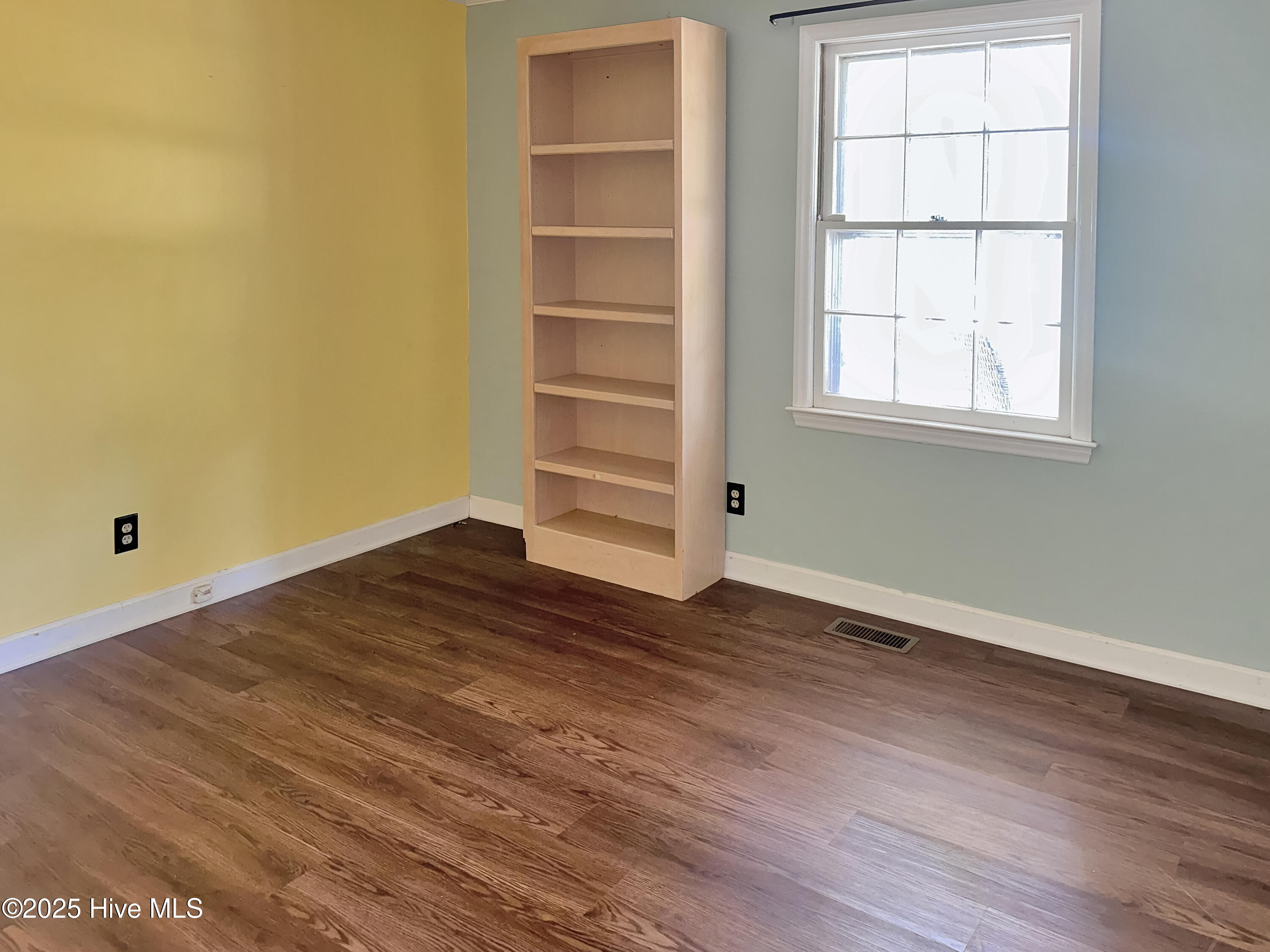 879 Cheves Road Property Photo 15