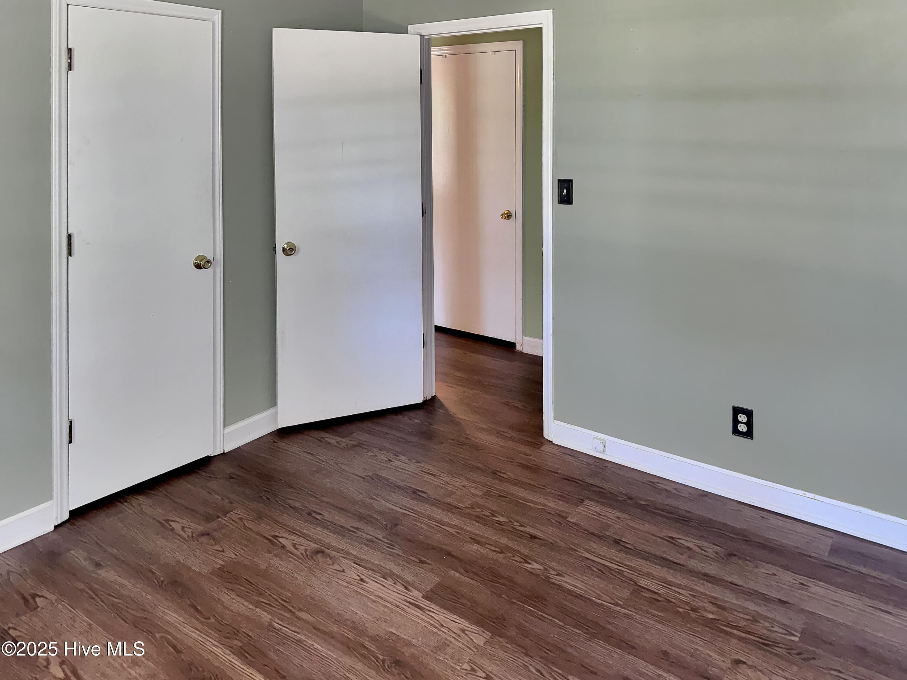 879 Cheves Road Property Photo 20