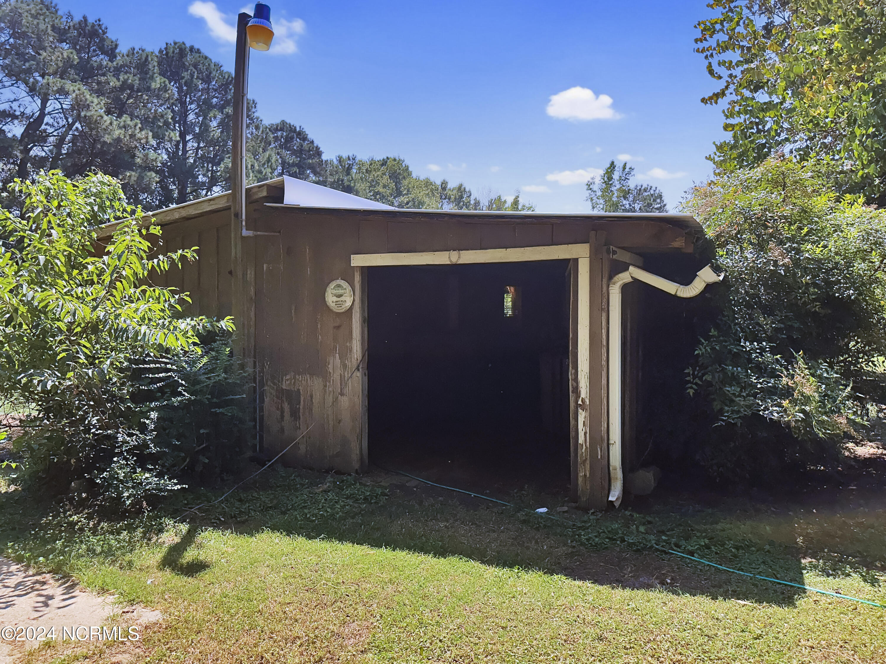 879 Cheves Road Property Photo 23