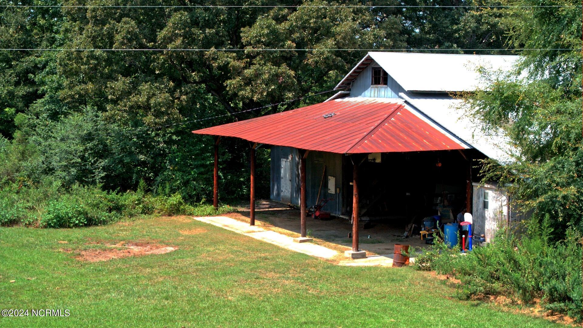 3736 Wells Road Property Photo 10