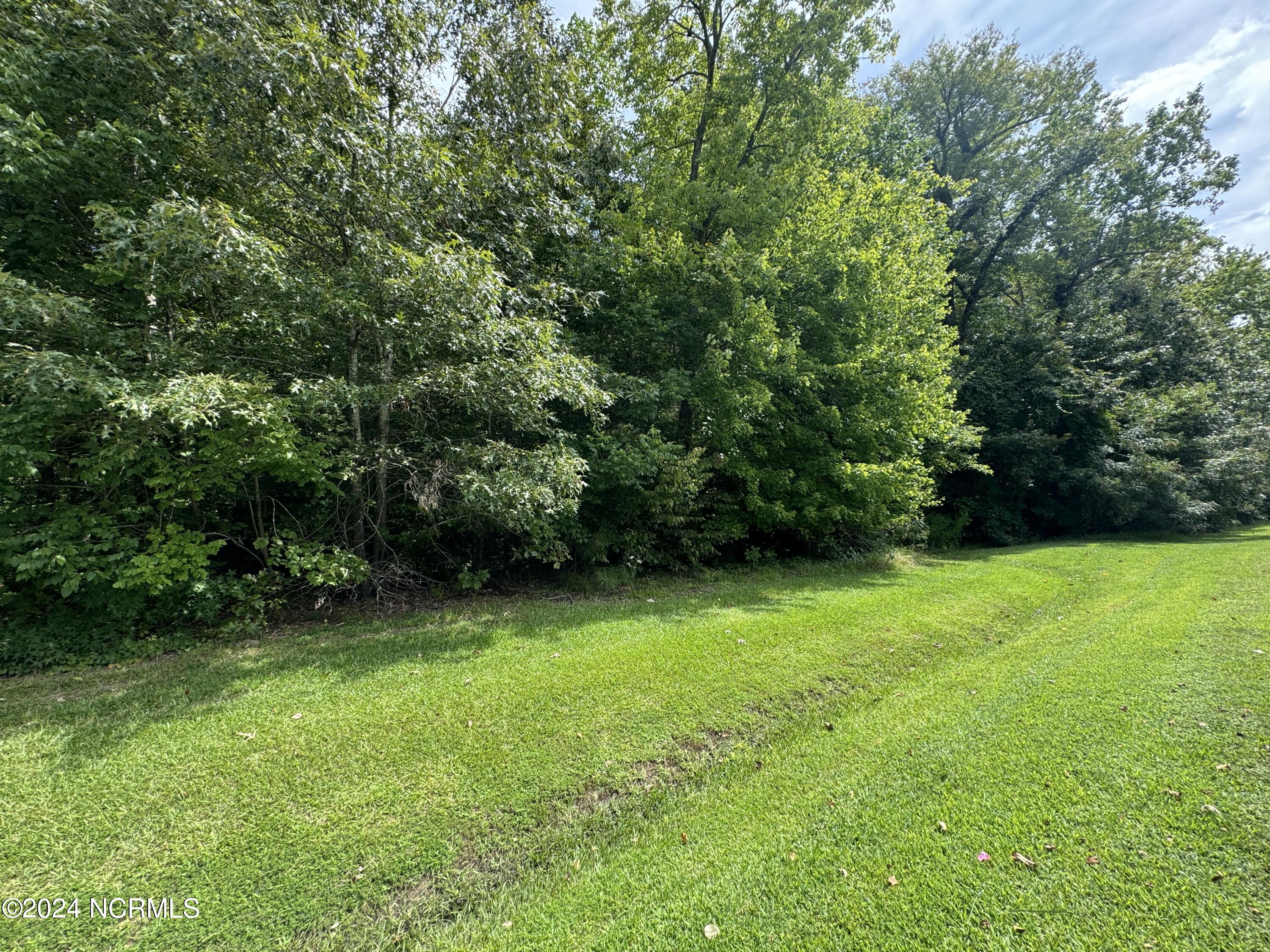 17 Broad River Drive Property Photo 1