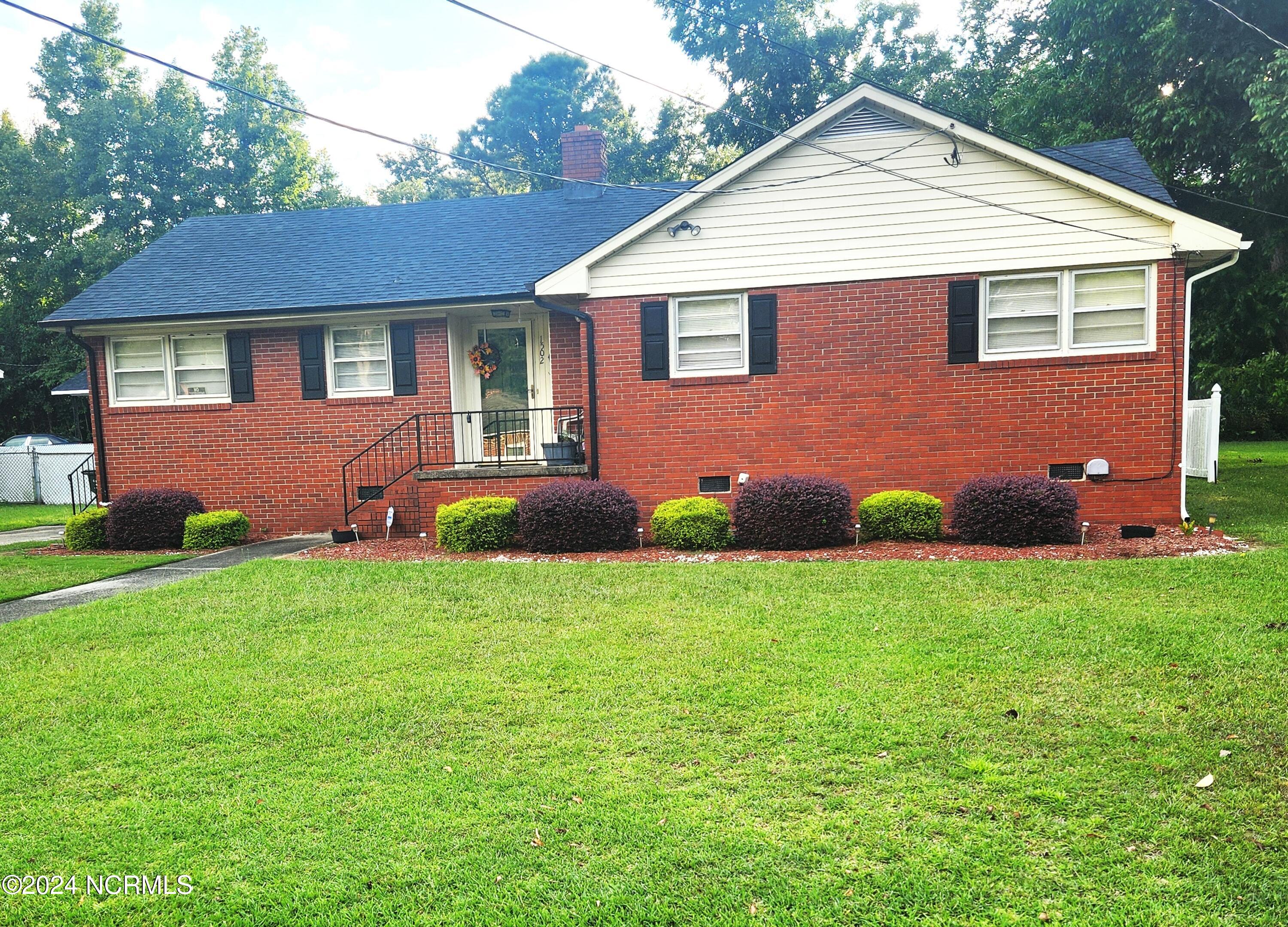 1502 Queens Road Property Photo 1