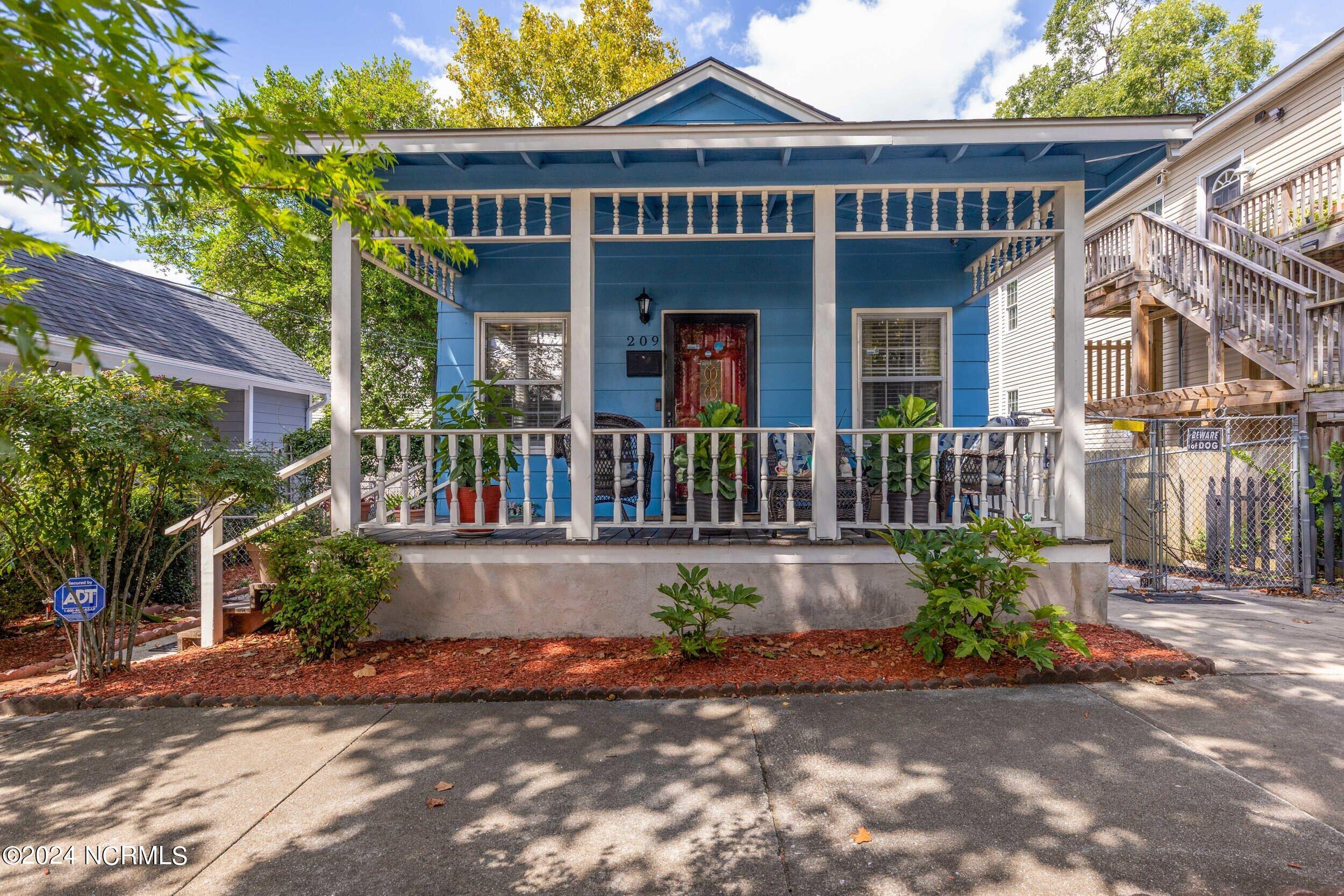 209 Queen Street Property Photo 1